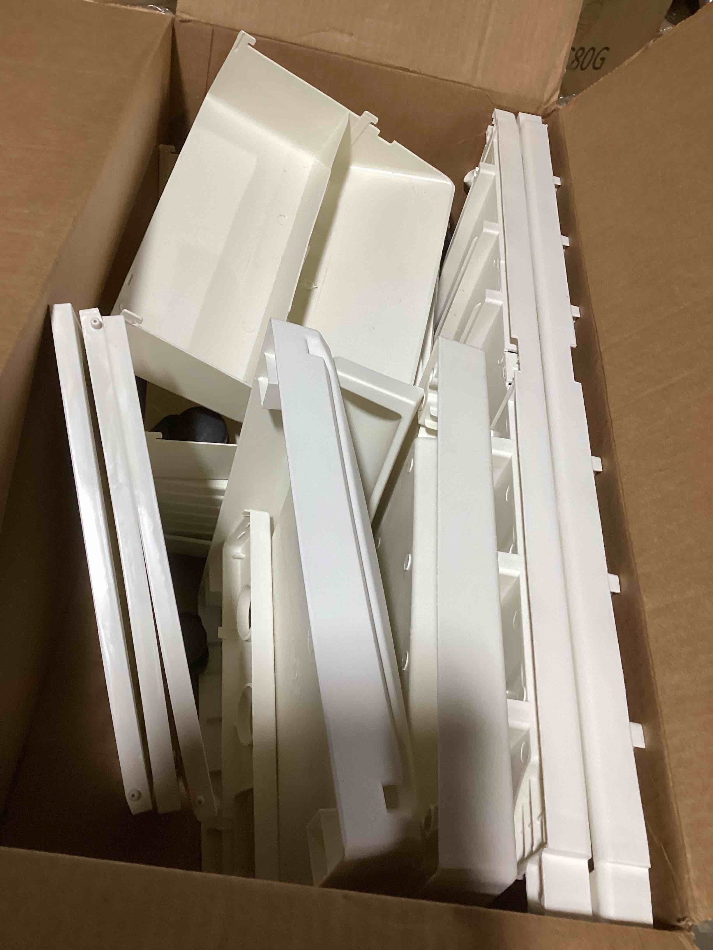 https://s3.amazonaws.com/lotting-images-prod/bidfta/BLU6062222_1707766291540.jpeg