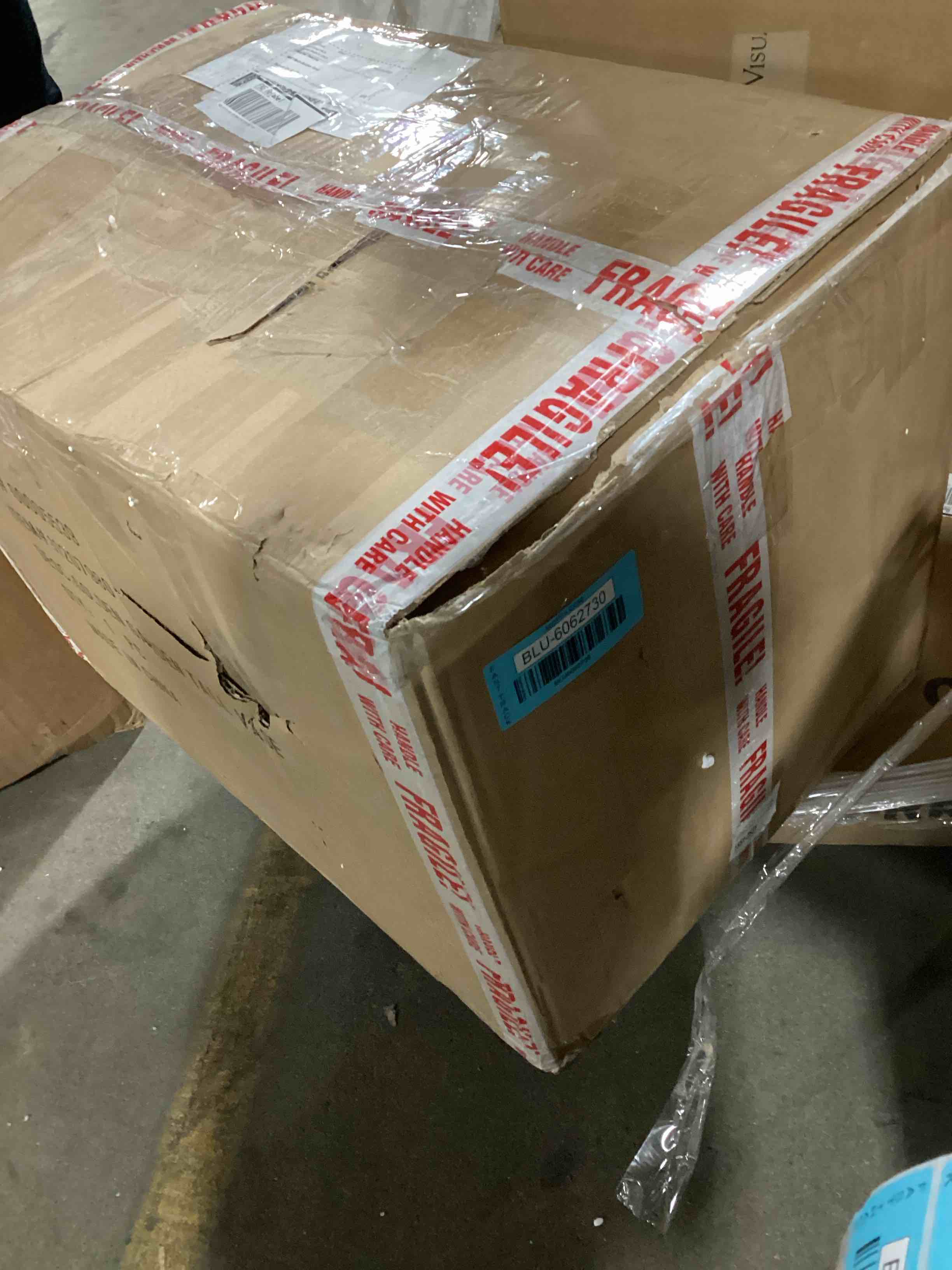 https://s3.amazonaws.com/lotting-images-prod/bidfta/BLU6062730_1708518444071.jpeg