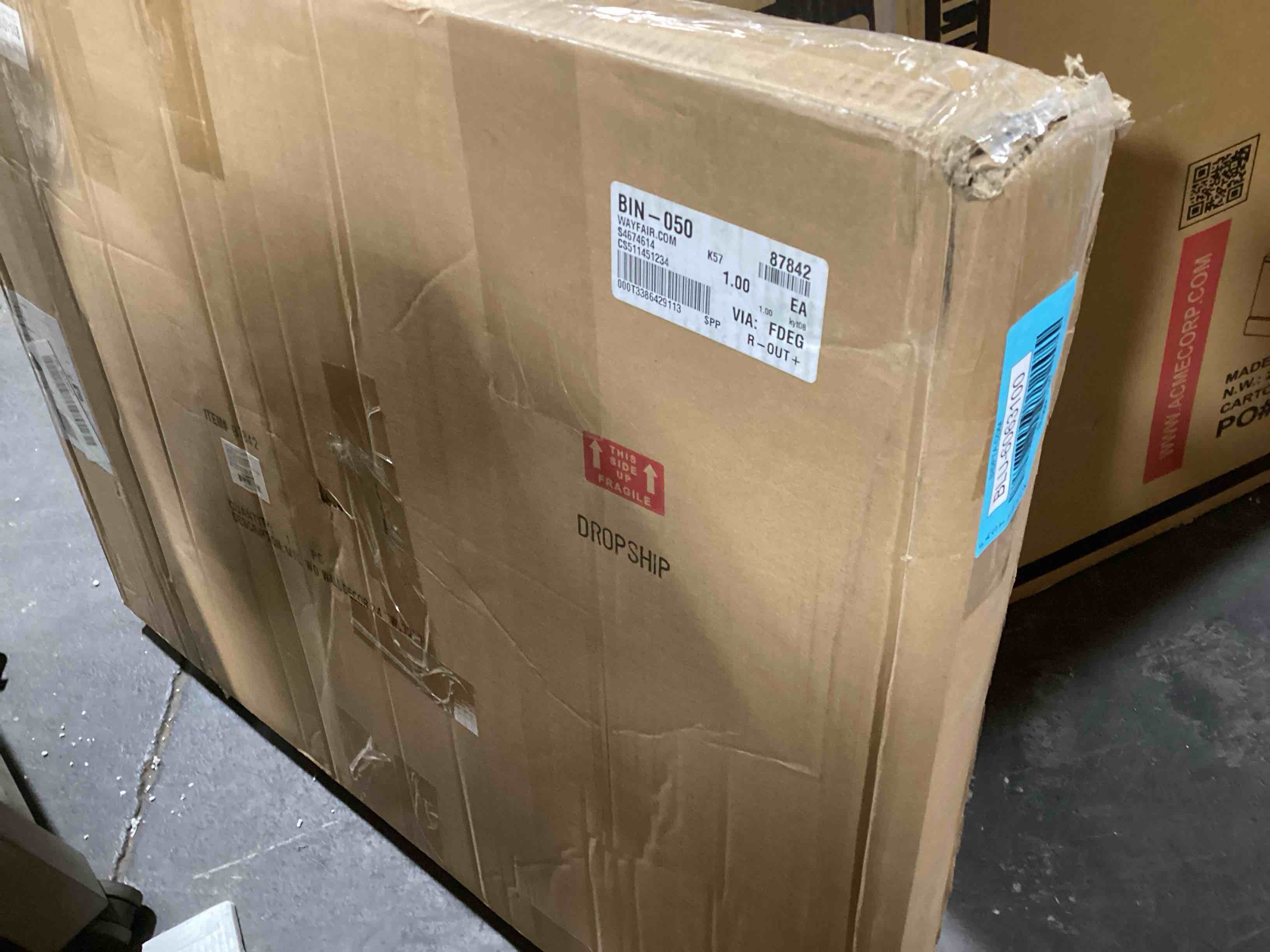 https://s3.amazonaws.com/lotting-images-prod/bidfta/BLU6063100_1708721778185.jpeg