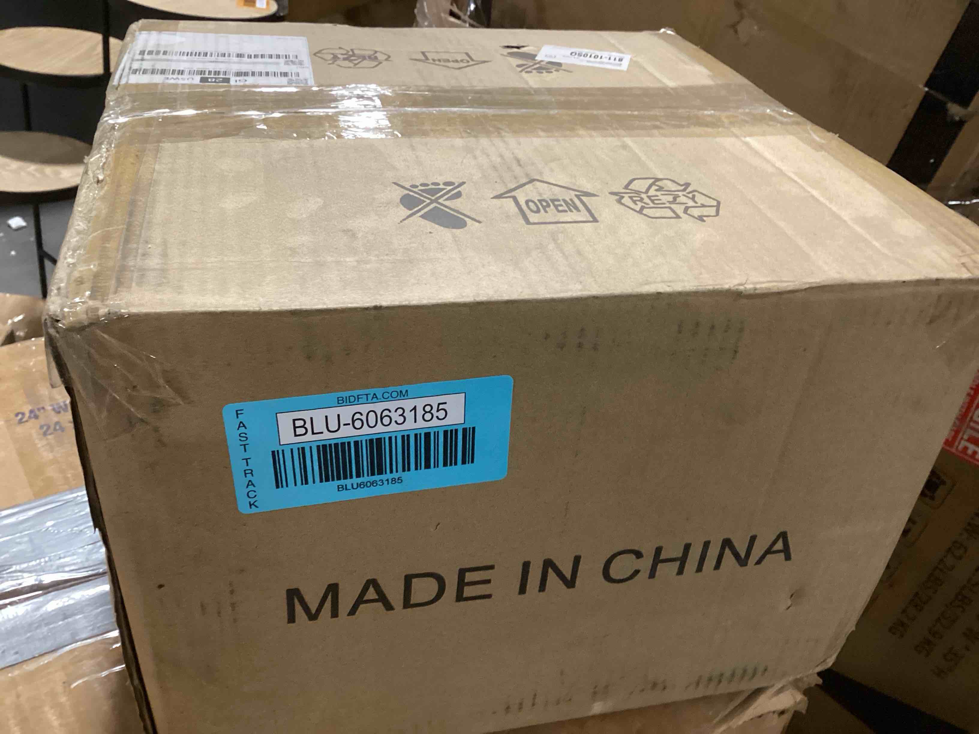 https://s3.amazonaws.com/lotting-images-prod/bidfta/BLU6063185_1708971235000.jpeg