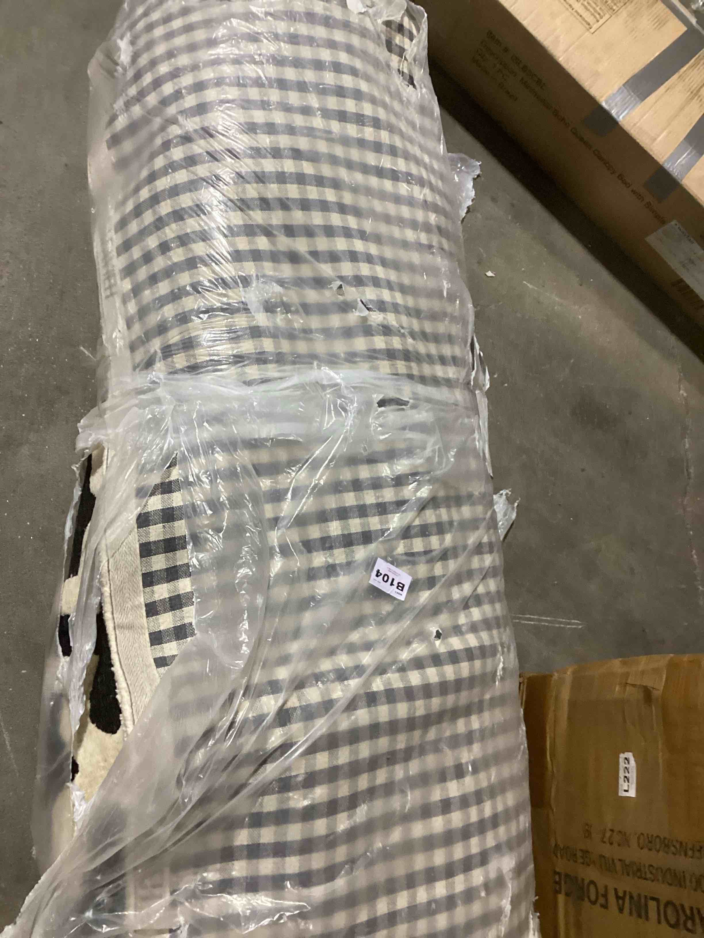 https://s3.amazonaws.com/lotting-images-prod/bidfta/BLU6064467_1709144718593.jpeg
