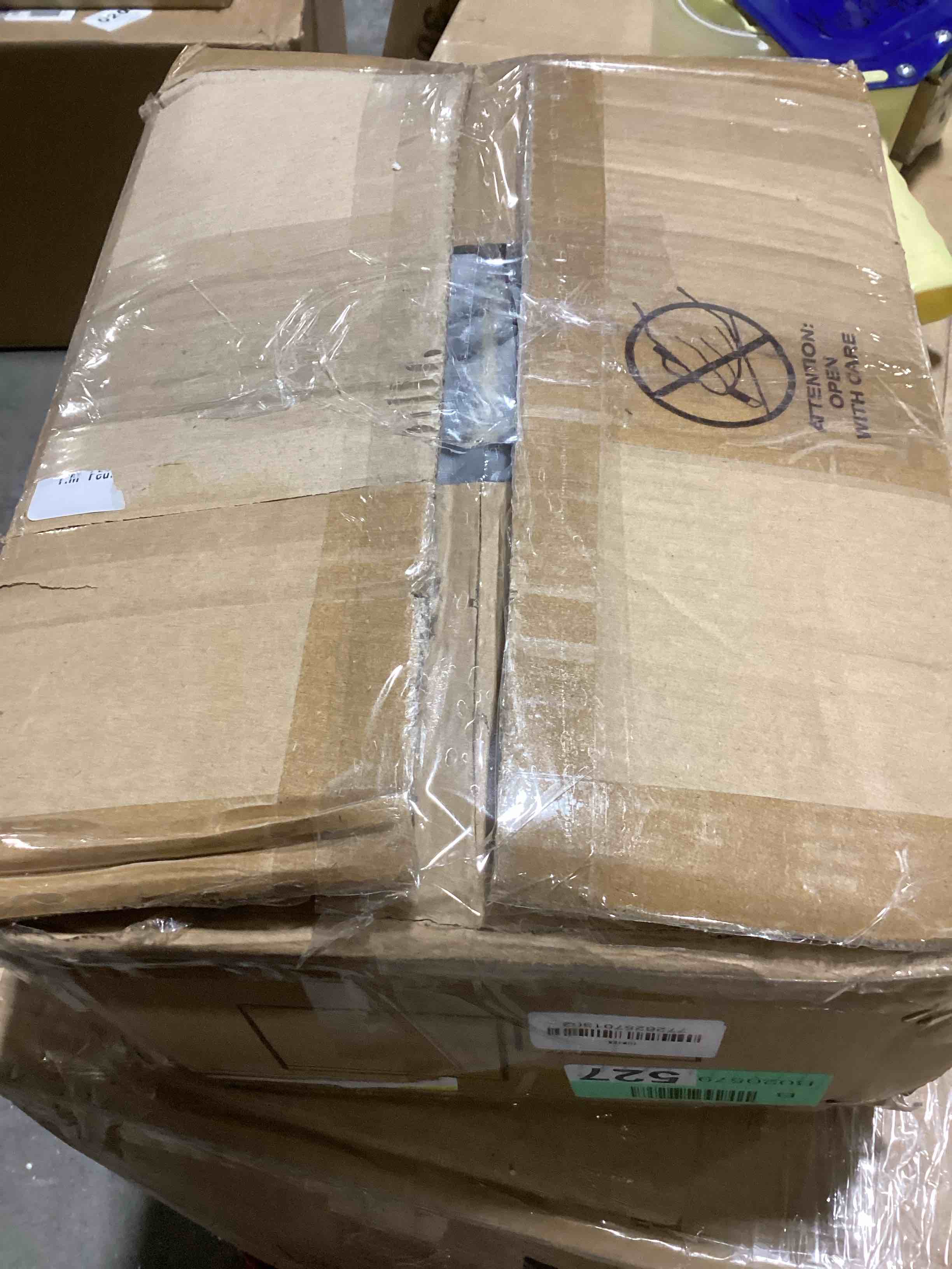 https://s3.amazonaws.com/lotting-images-prod/bidfta/BLU6064530_1709135343017.jpeg