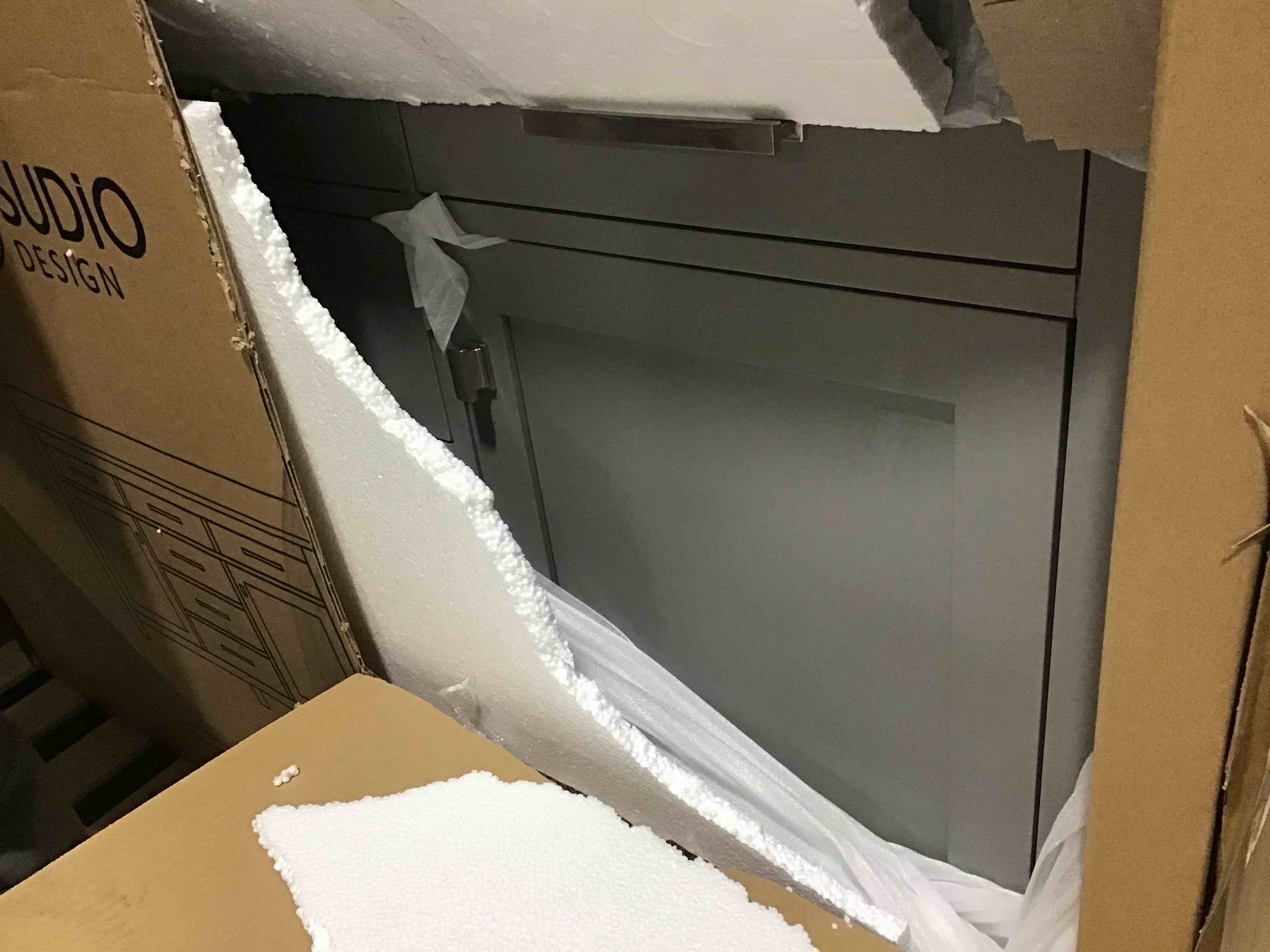 https://s3.amazonaws.com/lotting-images-prod/bidfta/BLU6066464_1707245549496.jpeg