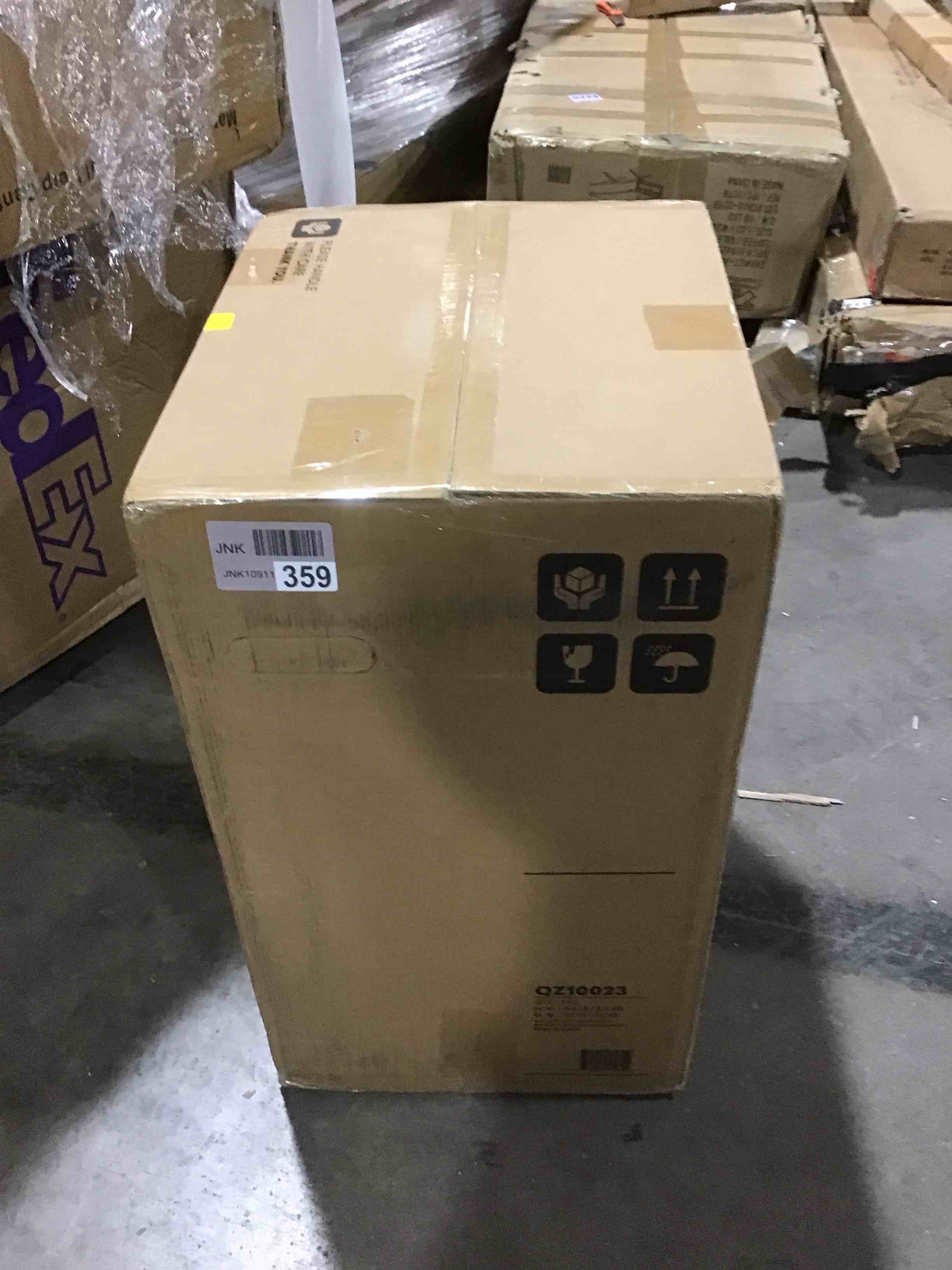 https://s3.amazonaws.com/lotting-images-prod/bidfta/BLU6066523_1707313633675.jpeg