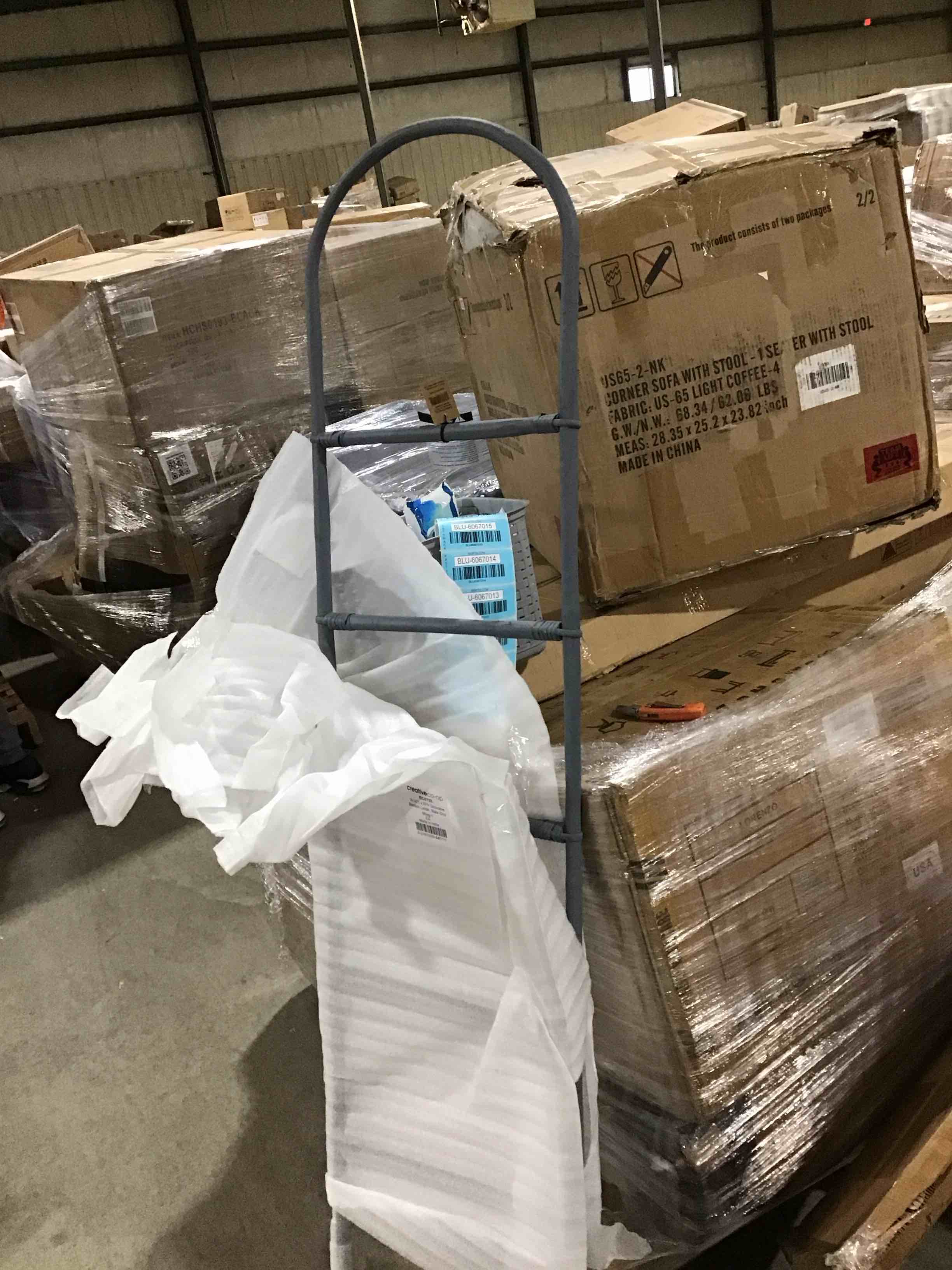 https://s3.amazonaws.com/lotting-images-prod/bidfta/BLU6067010_1707745214544.jpeg
