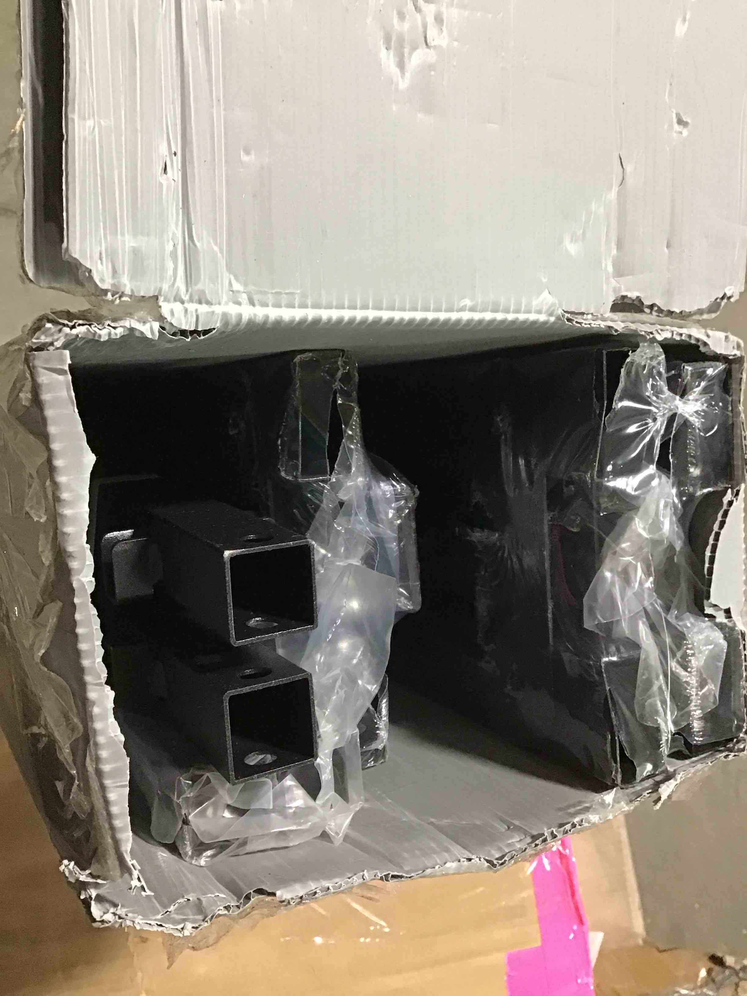 https://s3.amazonaws.com/lotting-images-prod/bidfta/BLU6067841_1708028875080.jpeg