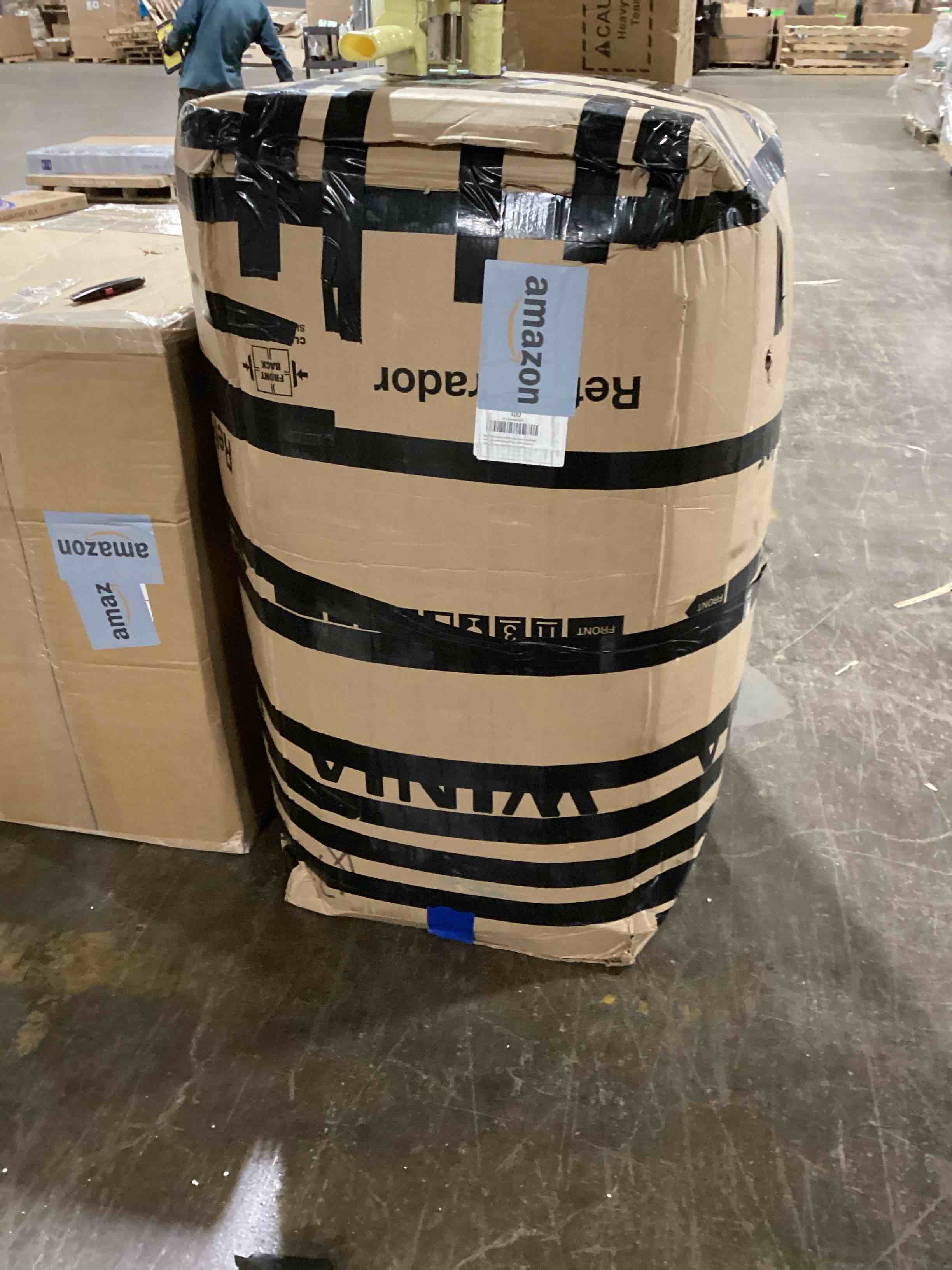 https://s3.amazonaws.com/lotting-images-prod/bidfta/BLU6068916_1713368821695.jpeg