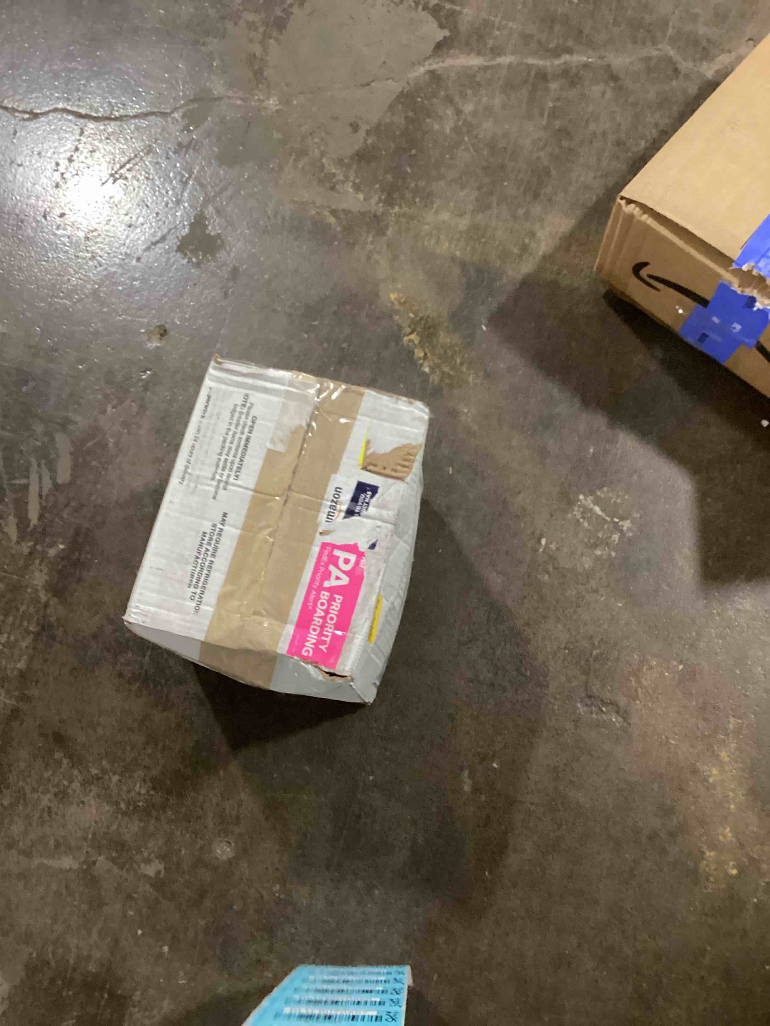 https://s3.amazonaws.com/lotting-images-prod/bidfta/BLU6070583_1711386164705.jpeg
