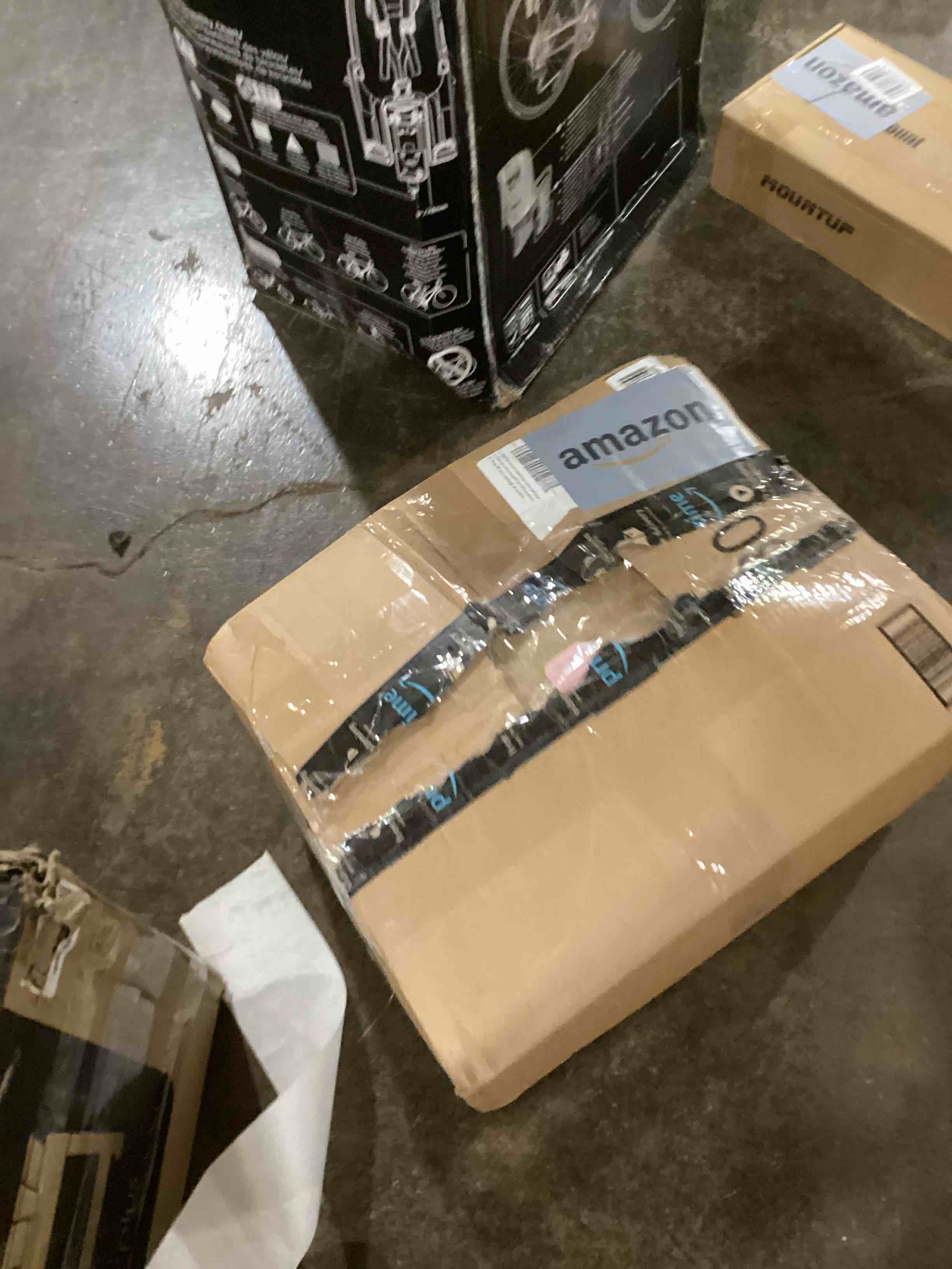 https://s3.amazonaws.com/lotting-images-prod/bidfta/BLU6070602_1711387152410.jpeg