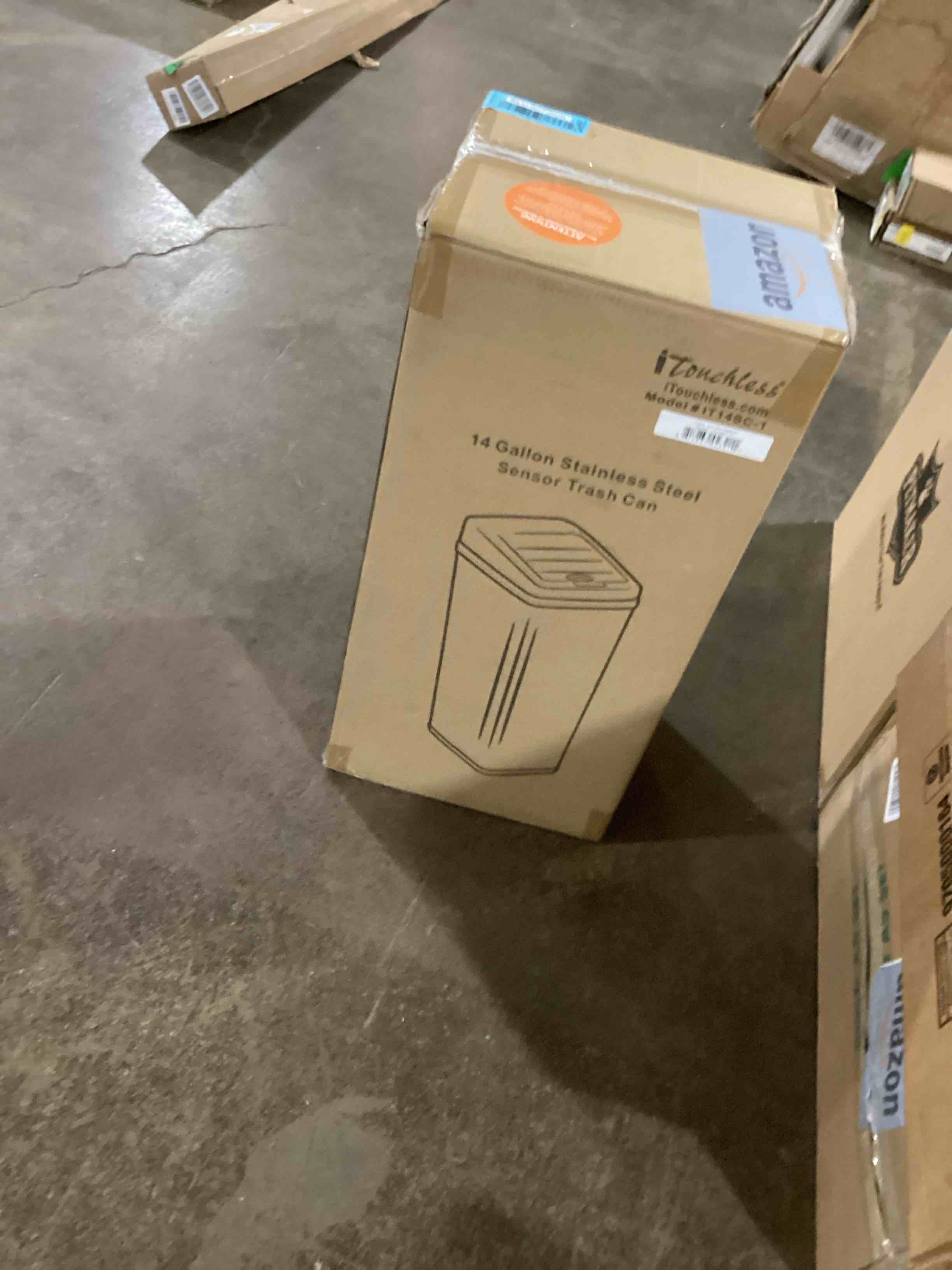 https://s3.amazonaws.com/lotting-images-prod/bidfta/BLU6070606_1711387606590.jpeg