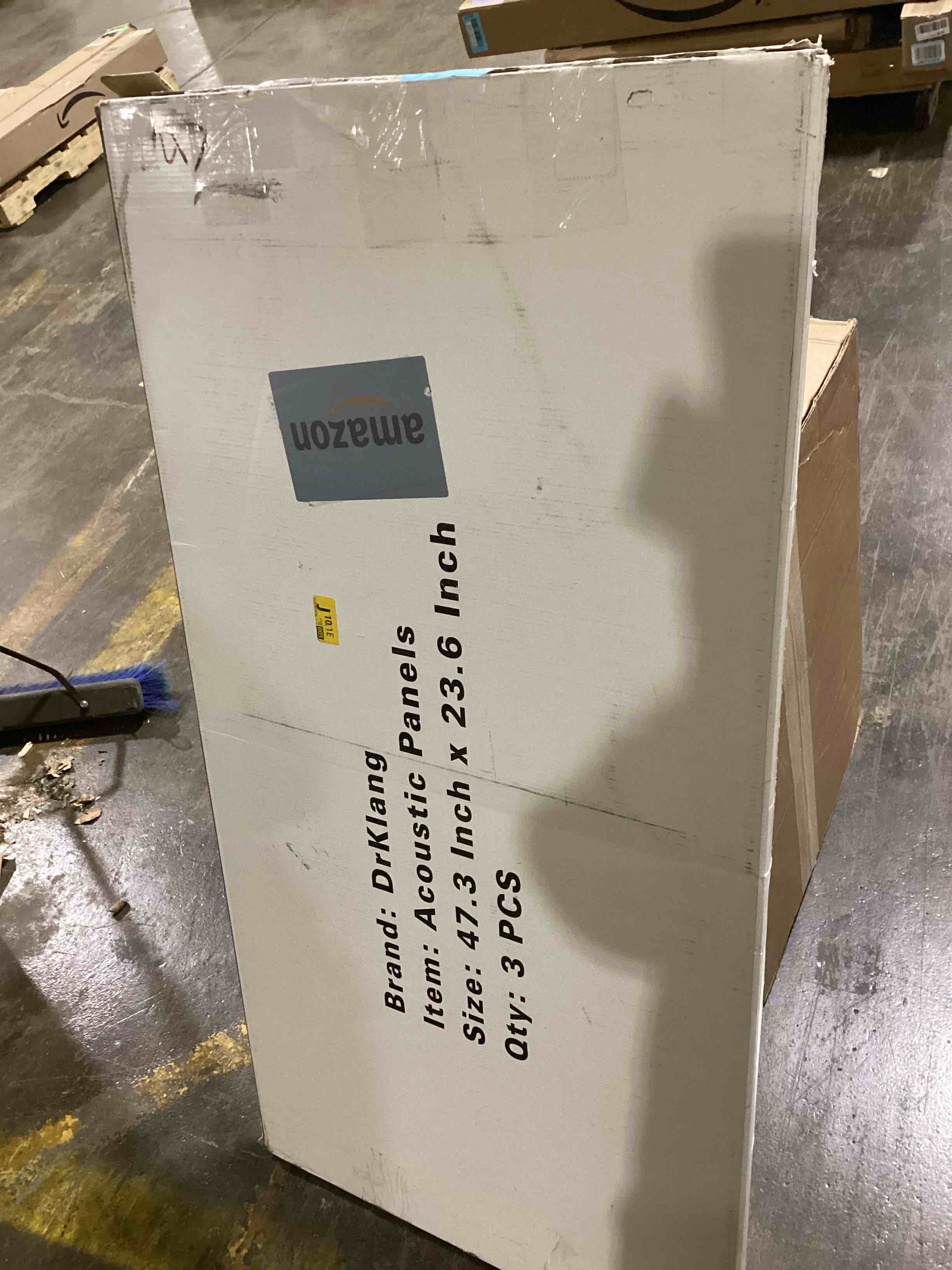 https://s3.amazonaws.com/lotting-images-prod/bidfta/BLU6070886_1711550245301.jpeg