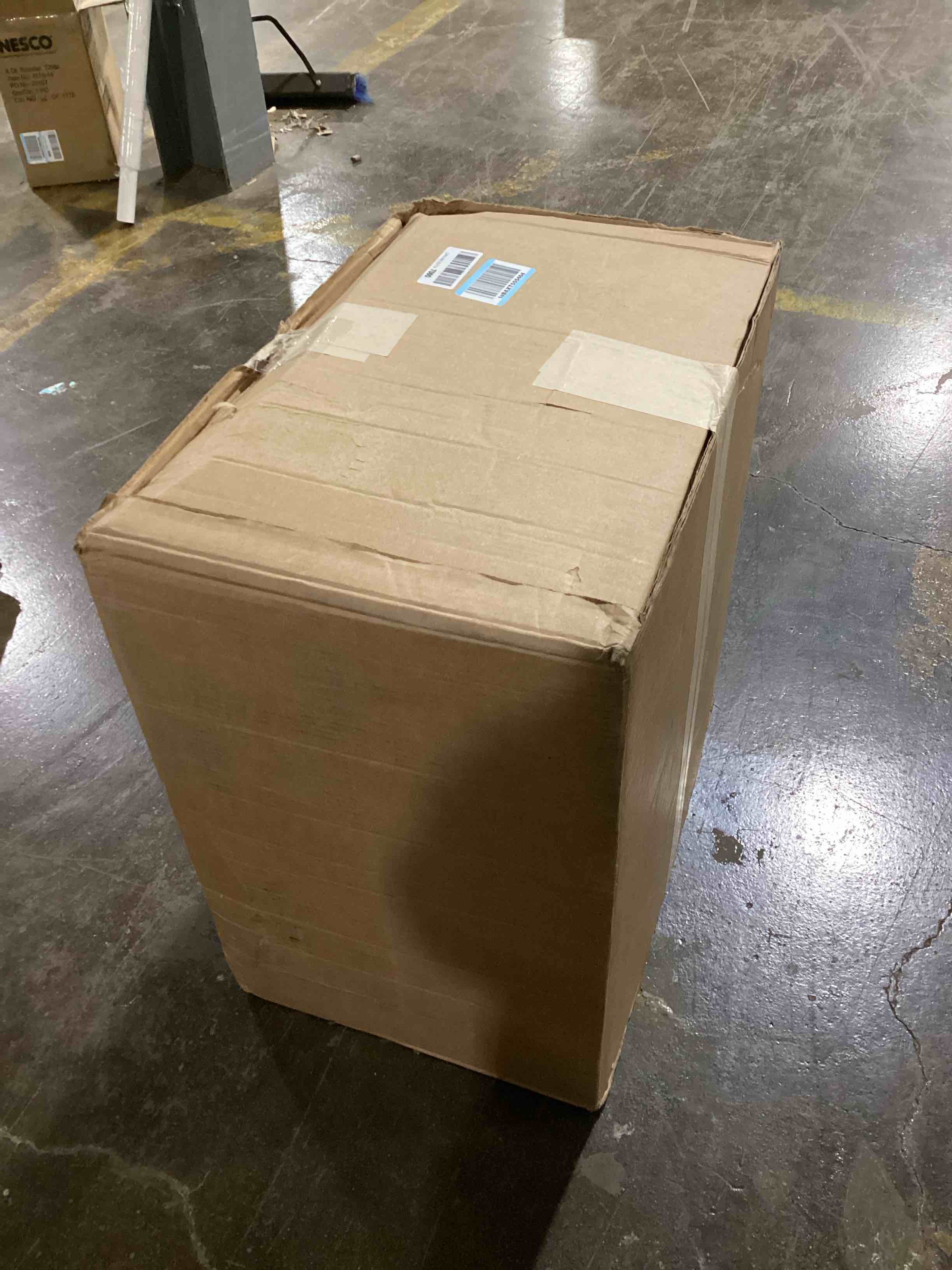 https://s3.amazonaws.com/lotting-images-prod/bidfta/BLU6070887_1711550185441.jpeg