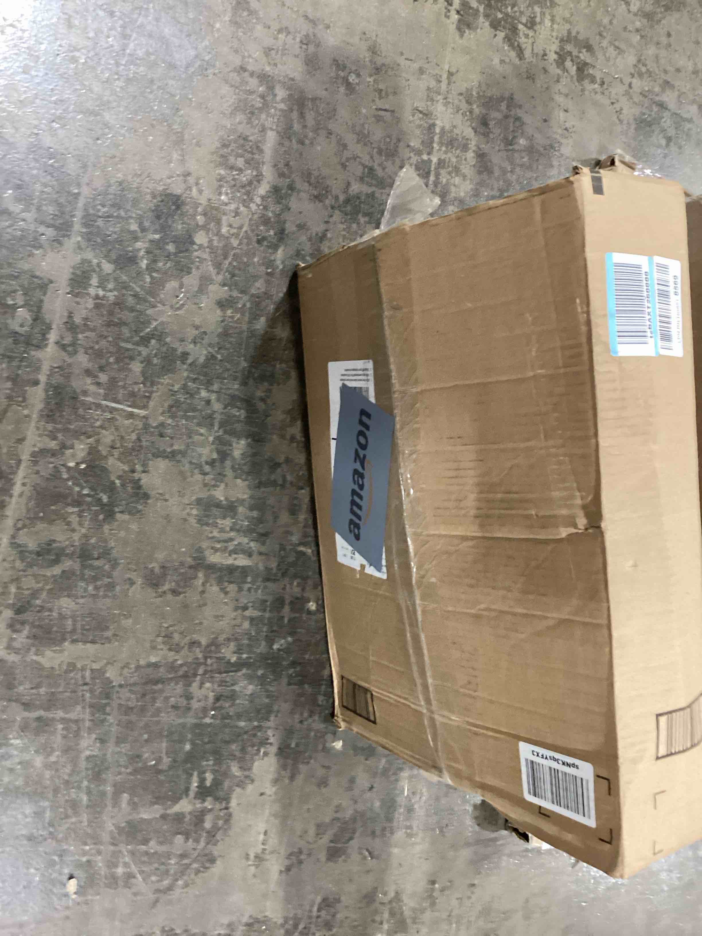 https://s3.amazonaws.com/lotting-images-prod/bidfta/BLU6071646_1713447959905.jpeg