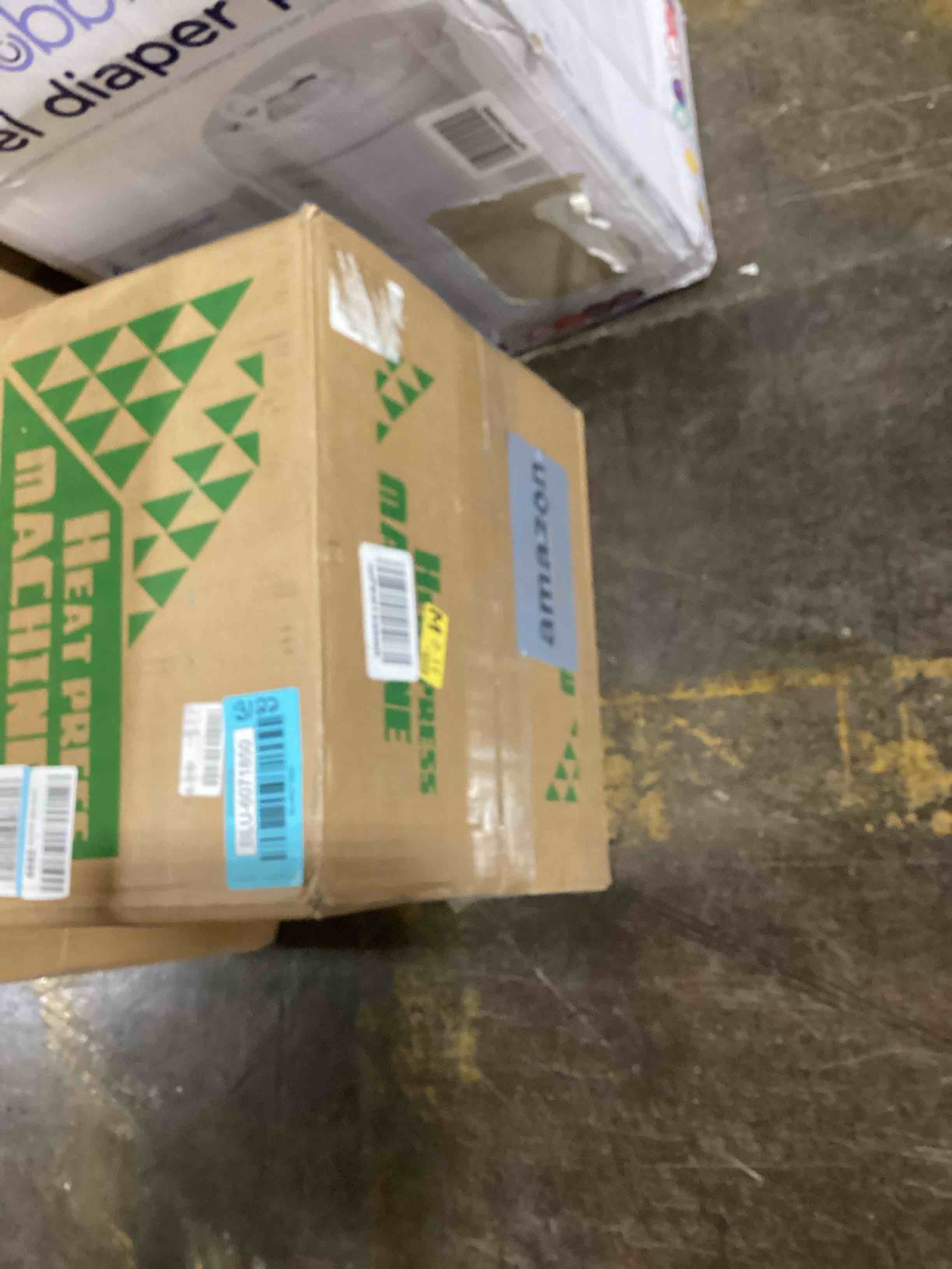 https://s3.amazonaws.com/lotting-images-prod/bidfta/BLU6071850_1713881973114.jpeg