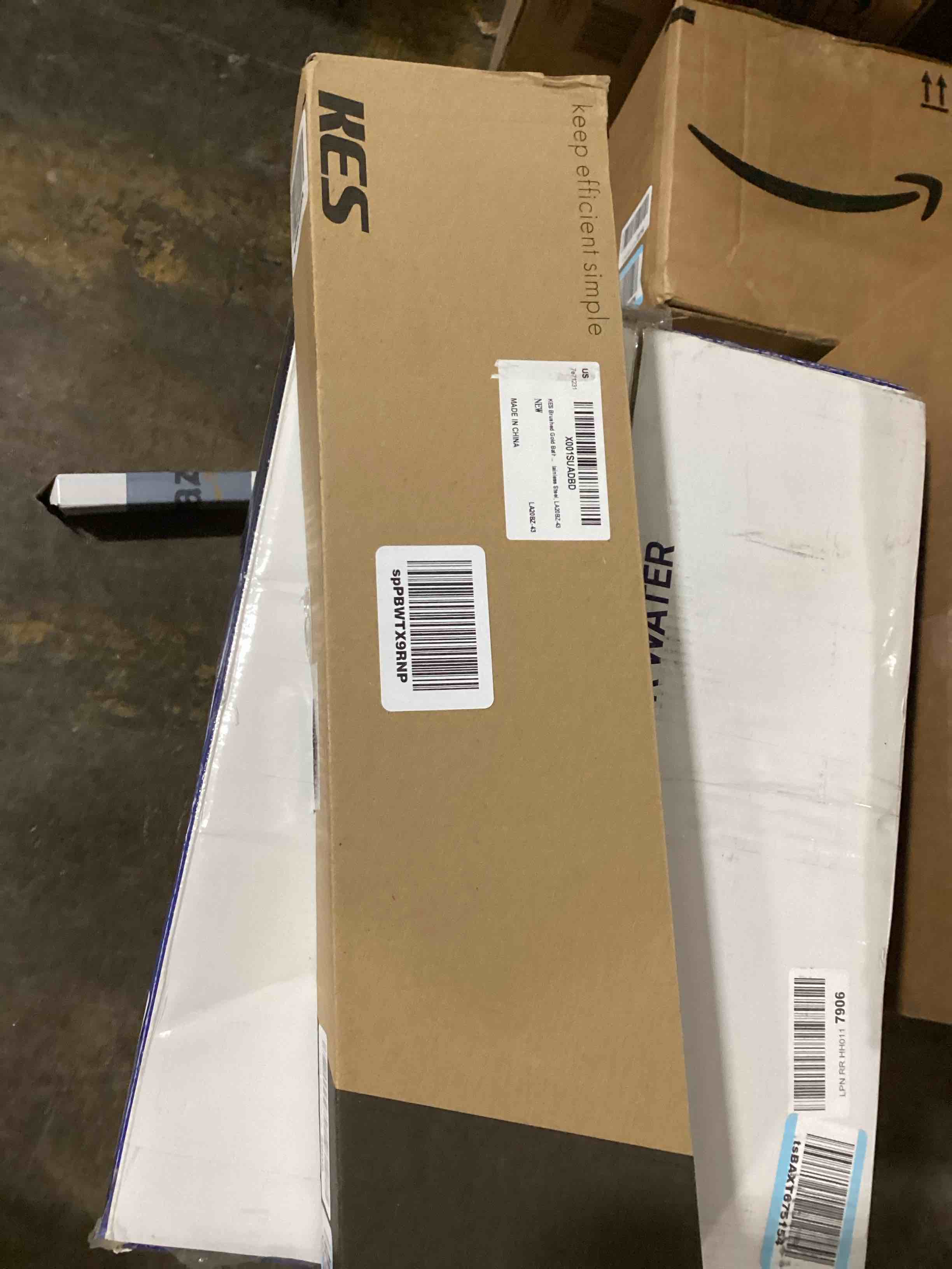 https://s3.amazonaws.com/lotting-images-prod/bidfta/BLU6071852_1713882070314.jpeg
