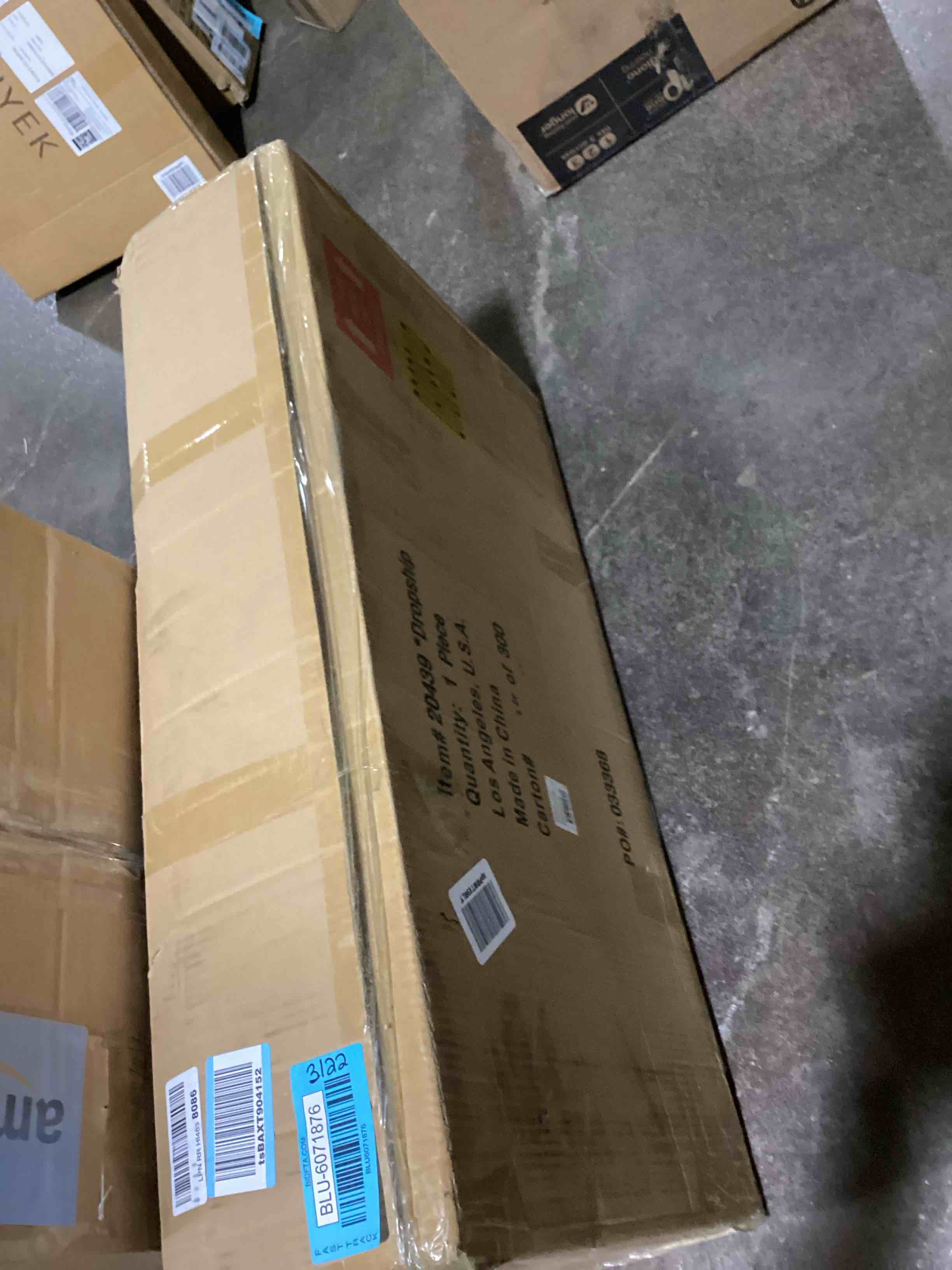 https://s3.amazonaws.com/lotting-images-prod/bidfta/BLU6071876_1713884653822.jpeg