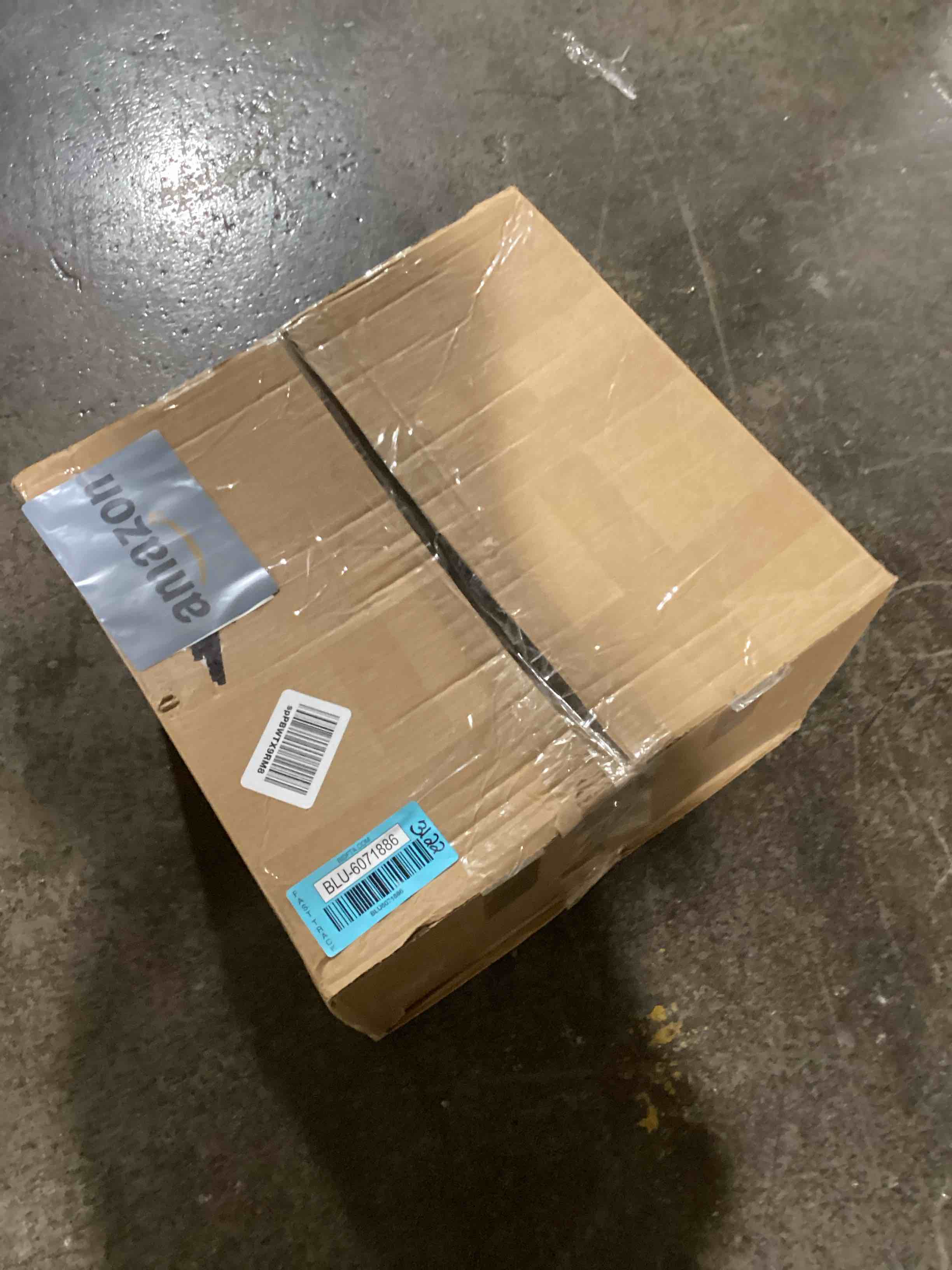 https://s3.amazonaws.com/lotting-images-prod/bidfta/BLU6071886_1713883598864.jpeg