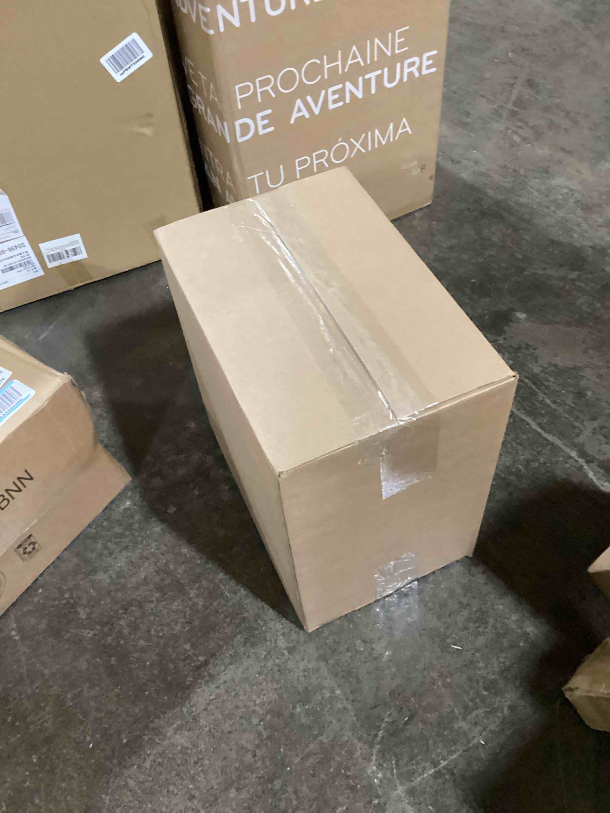 https://s3.amazonaws.com/lotting-images-prod/bidfta/BLU6071890_1713882967315.jpeg
