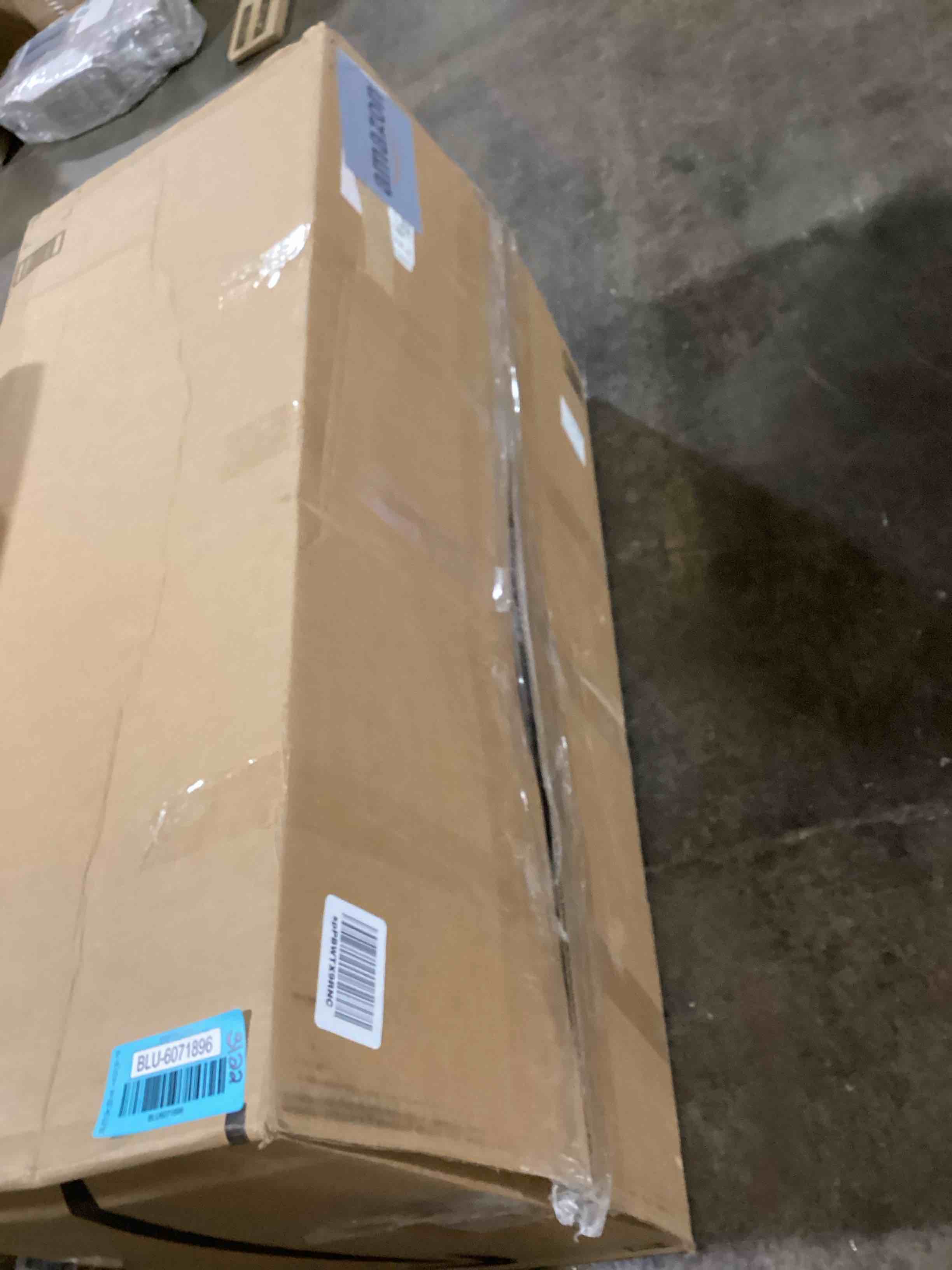 https://s3.amazonaws.com/lotting-images-prod/bidfta/BLU6071896_1713882804906.jpeg