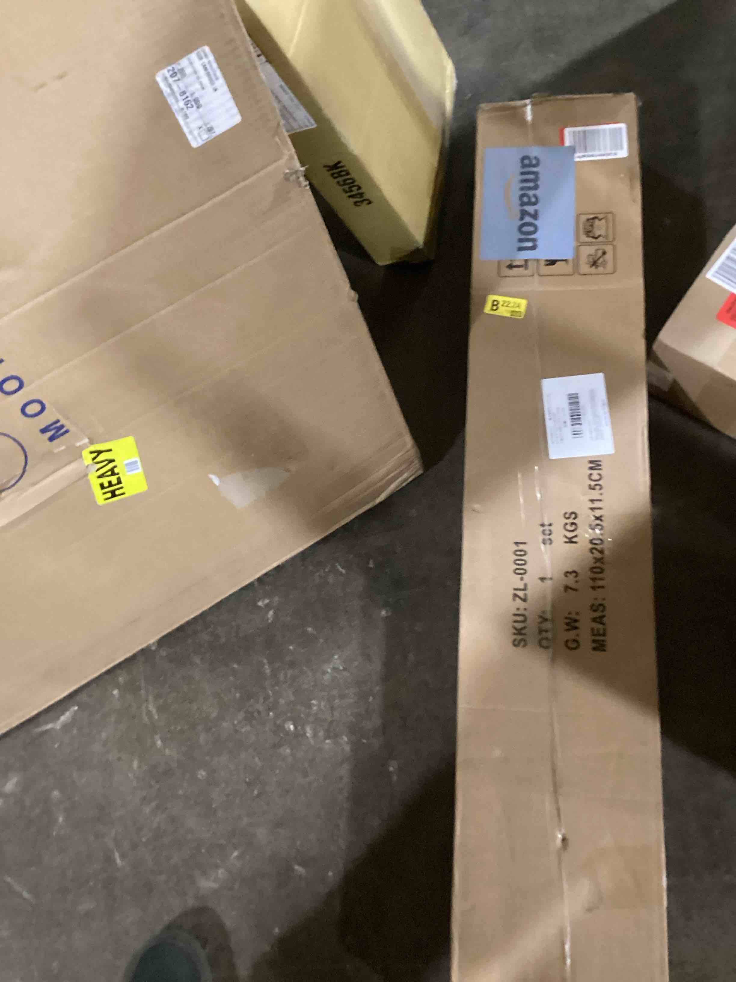 https://s3.amazonaws.com/lotting-images-prod/bidfta/BLU6073007_1711726592676.jpeg
