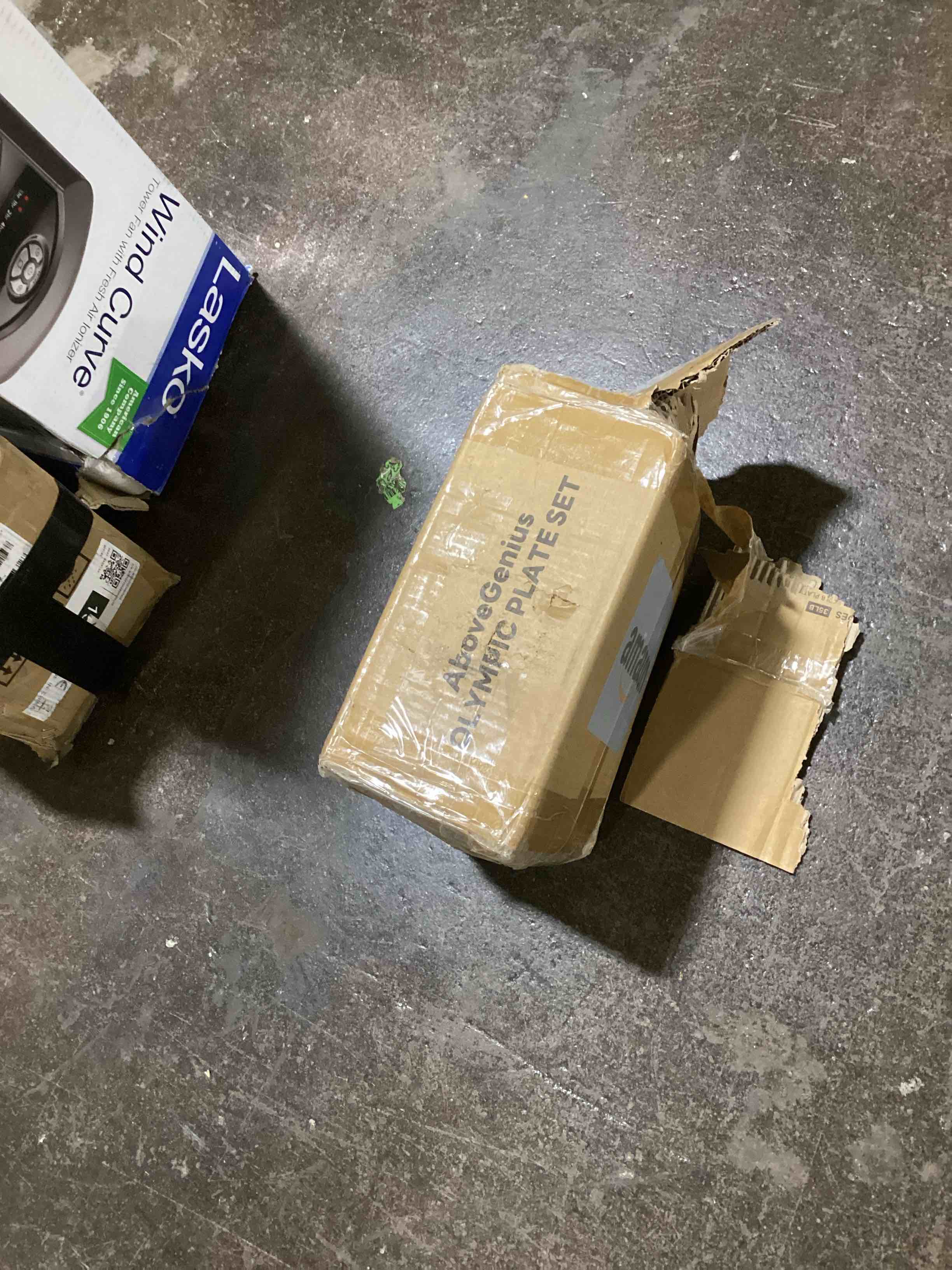 https://s3.amazonaws.com/lotting-images-prod/bidfta/BLU6073429_1712248946949.jpeg