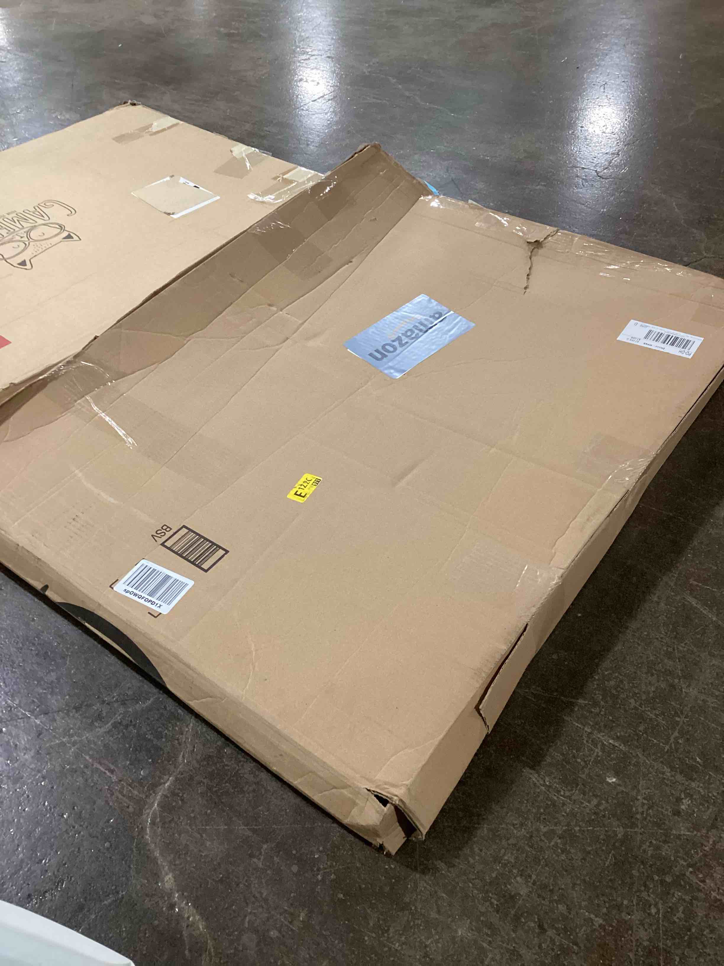 https://s3.amazonaws.com/lotting-images-prod/bidfta/BLU6073452_1712243846348.jpeg