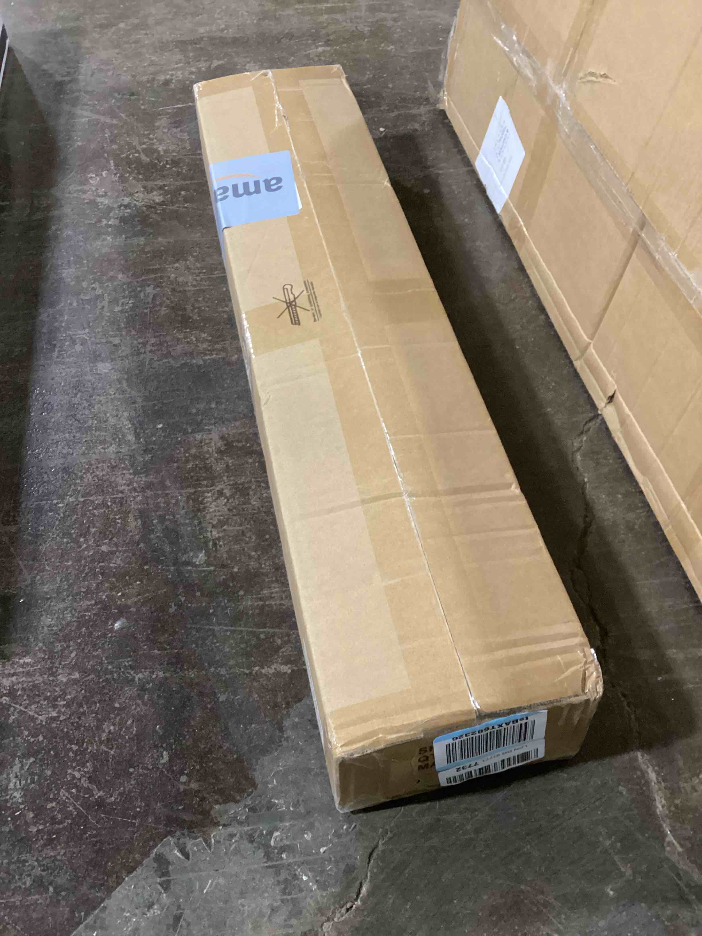 https://s3.amazonaws.com/lotting-images-prod/bidfta/BLU6073456_1712243581441.jpeg