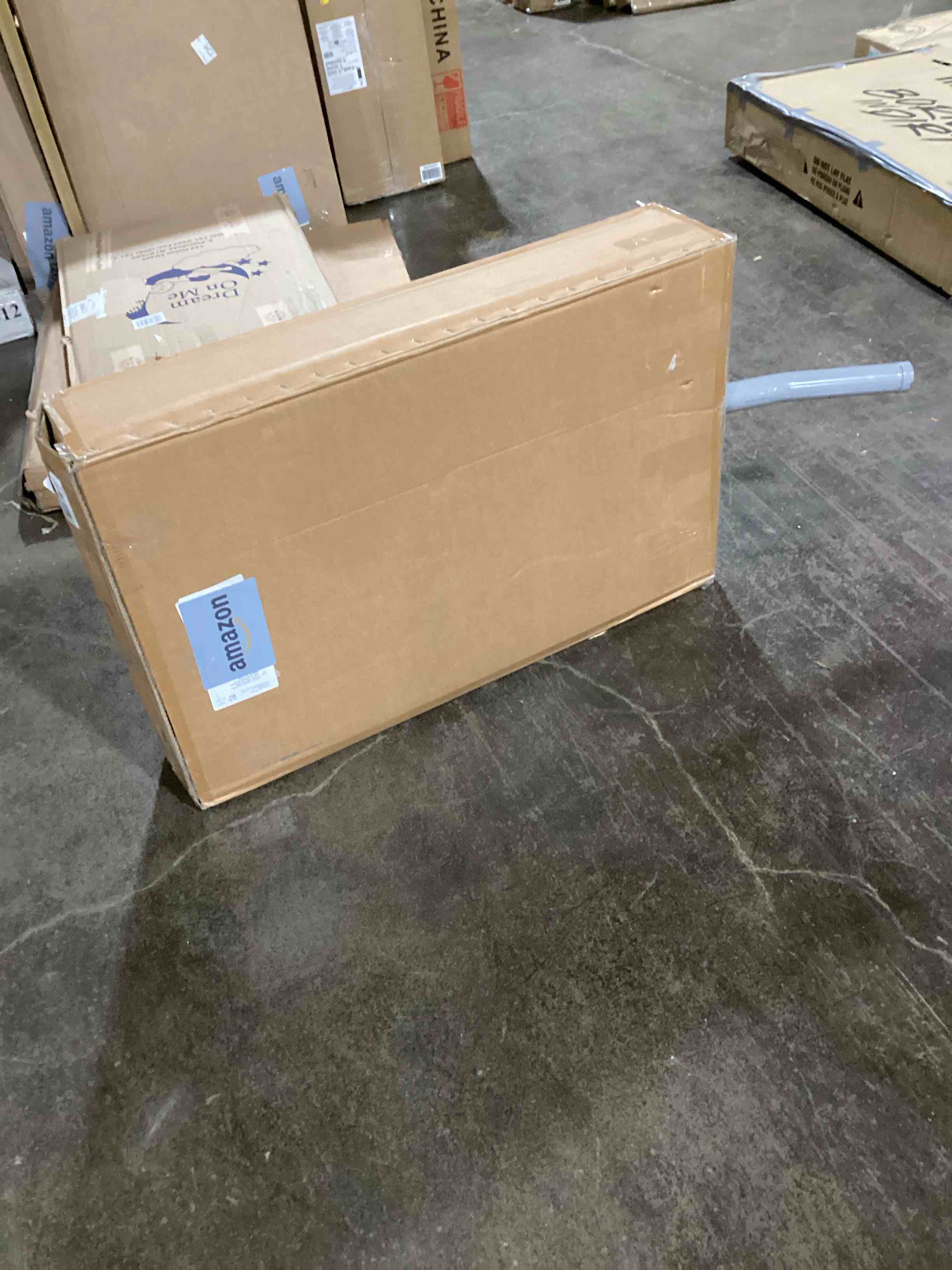 https://s3.amazonaws.com/lotting-images-prod/bidfta/BLU6075192_1712077665352.jpeg