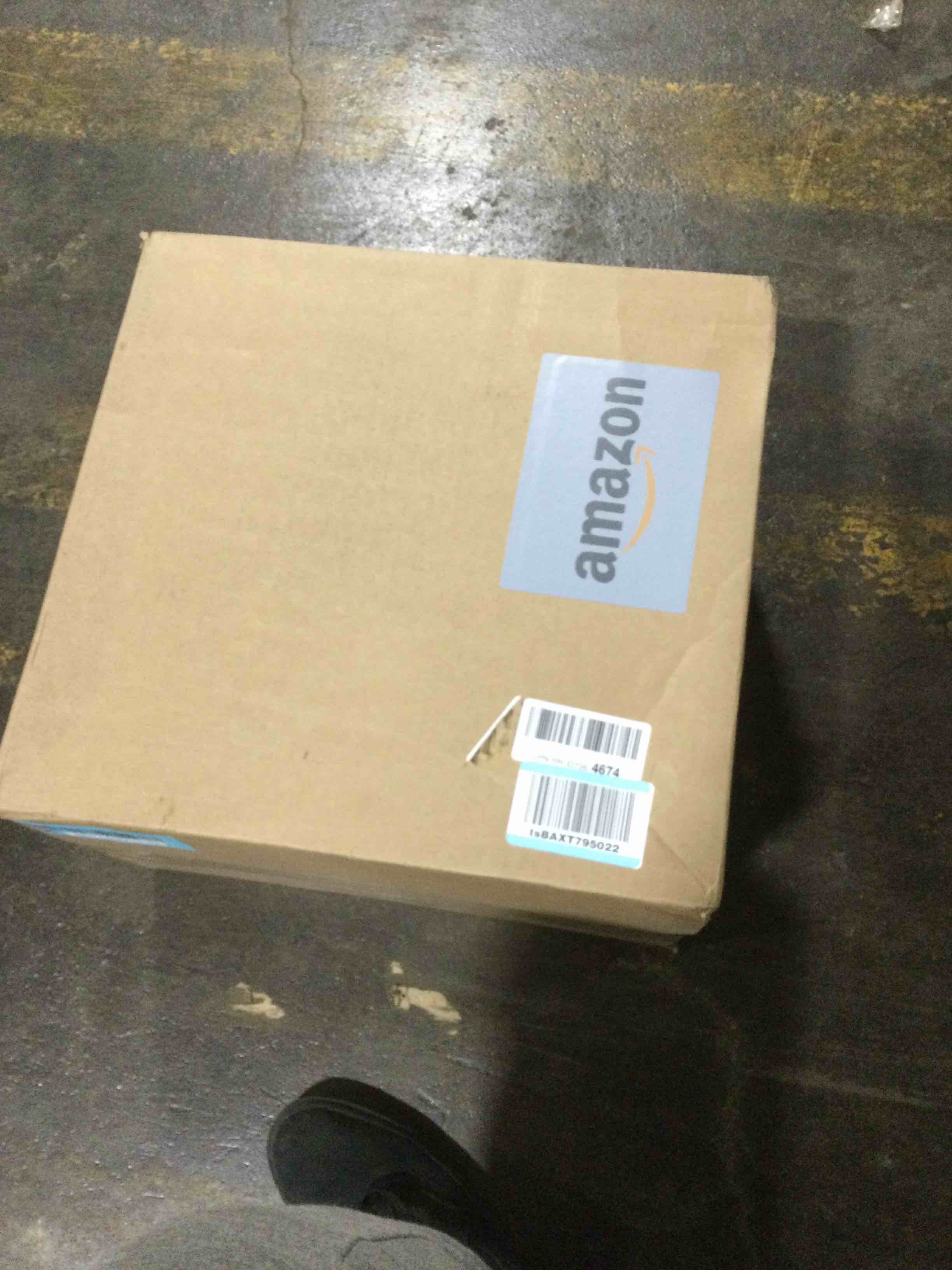 https://s3.amazonaws.com/lotting-images-prod/bidfta/BLU6077429_1709833996774.jpeg