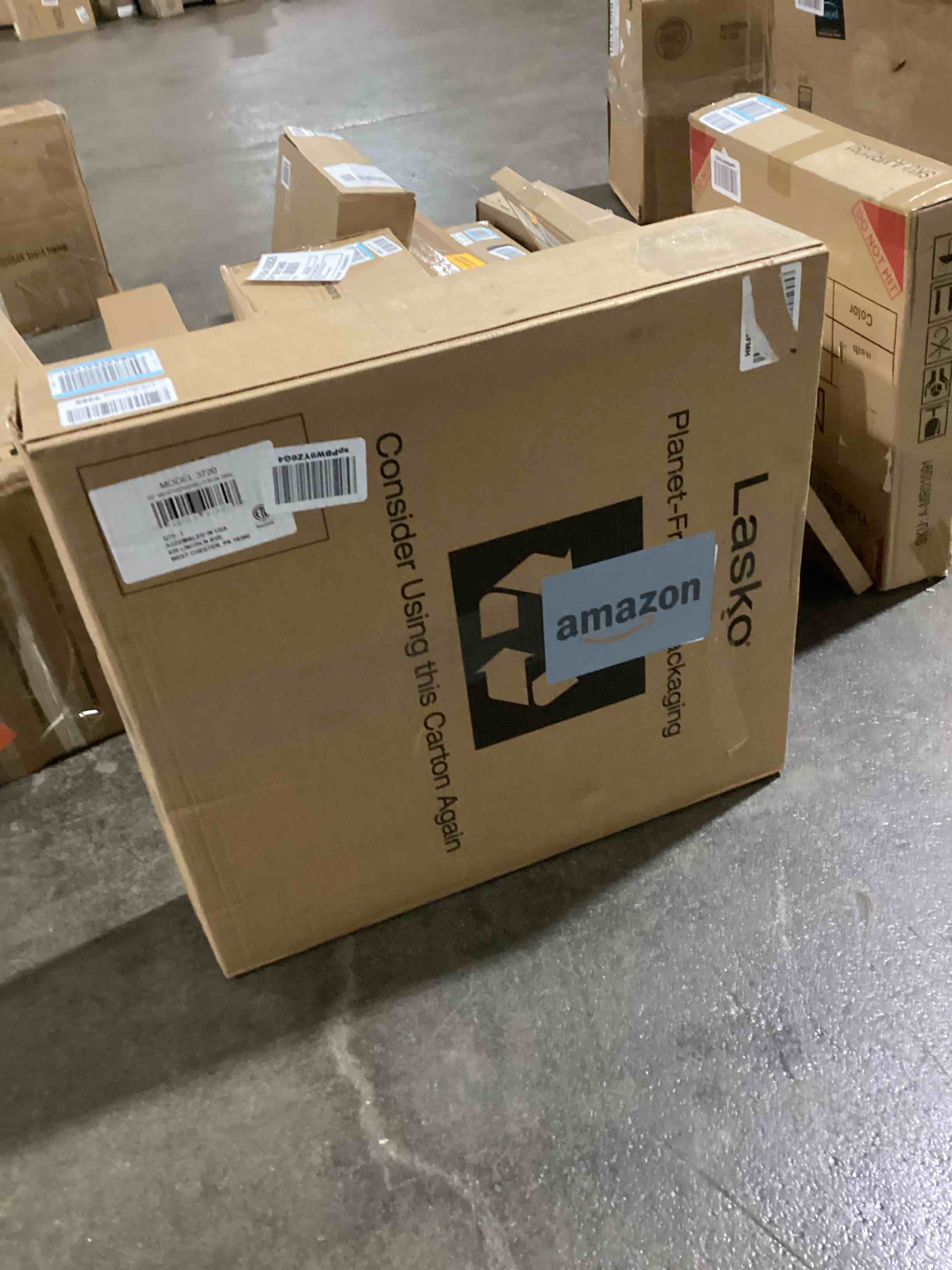 https://s3.amazonaws.com/lotting-images-prod/bidfta/BLU6077642_1710184600302.jpeg