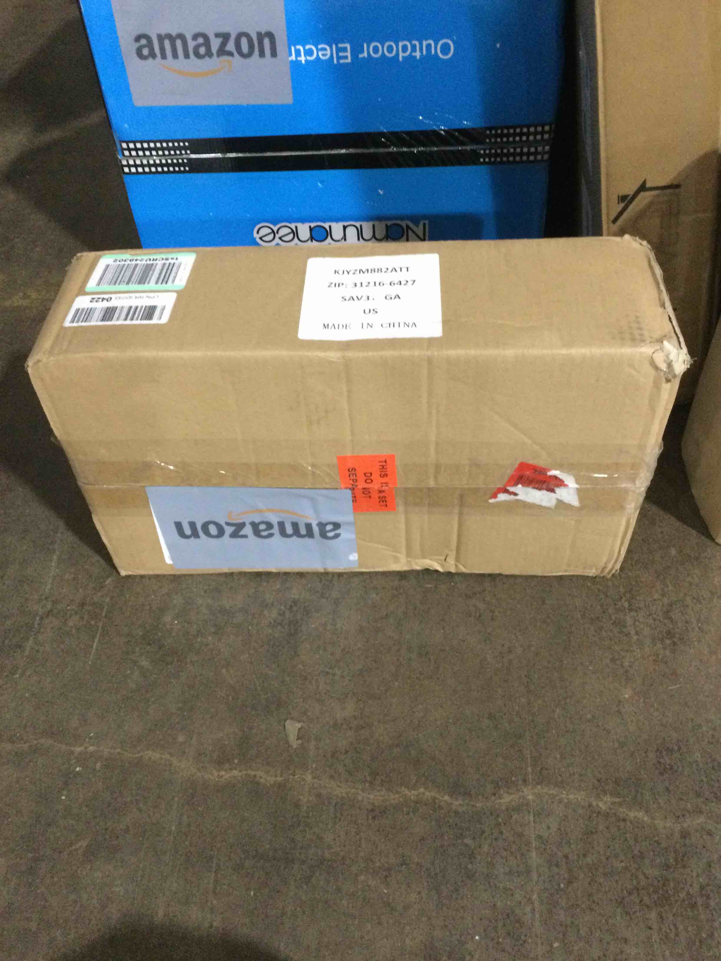 https://s3.amazonaws.com/lotting-images-prod/bidfta/BLU6077680_1710249666400.jpeg
