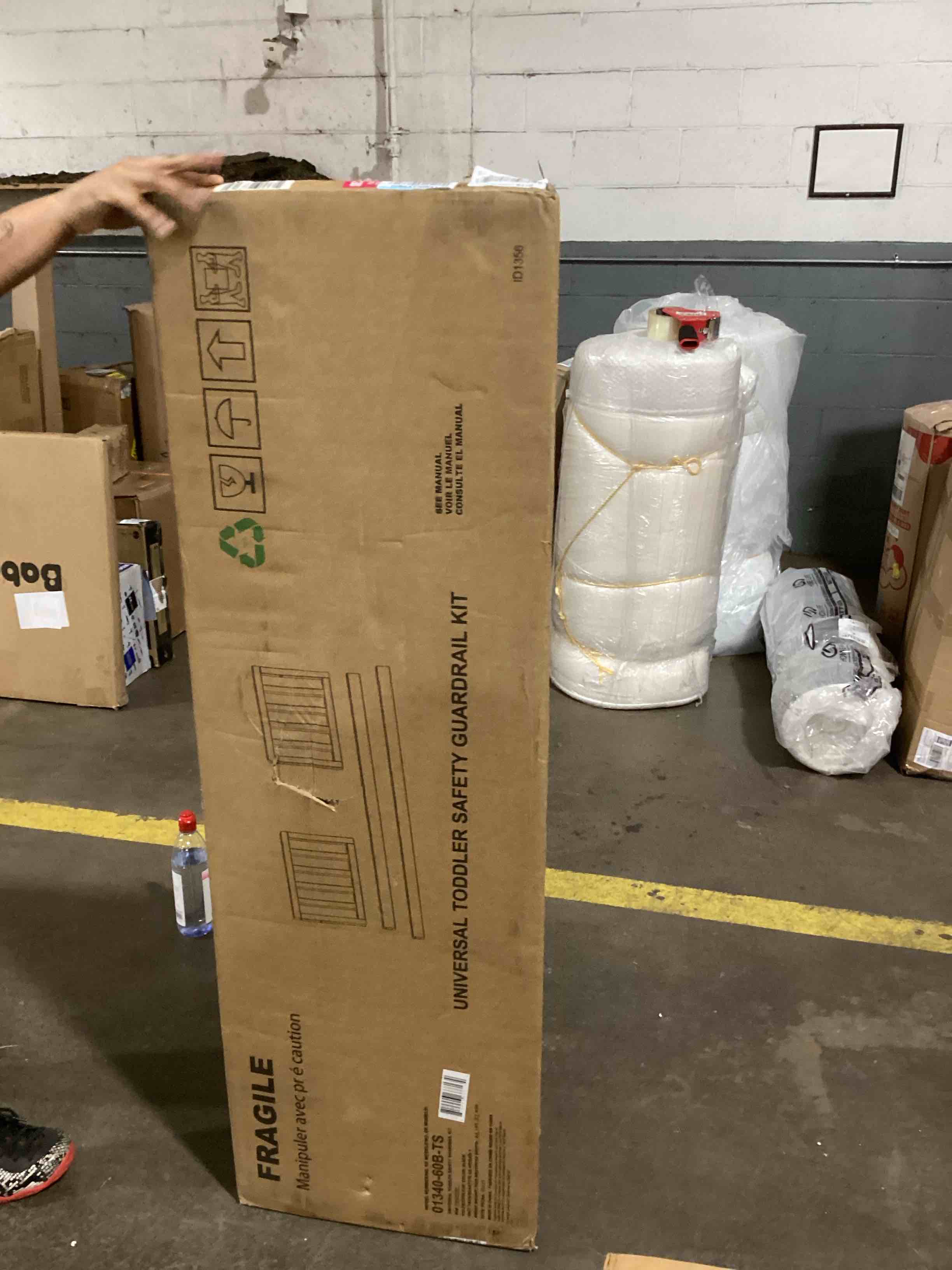 https://s3.amazonaws.com/lotting-images-prod/bidfta/BLU6078189_1710436111111.jpeg