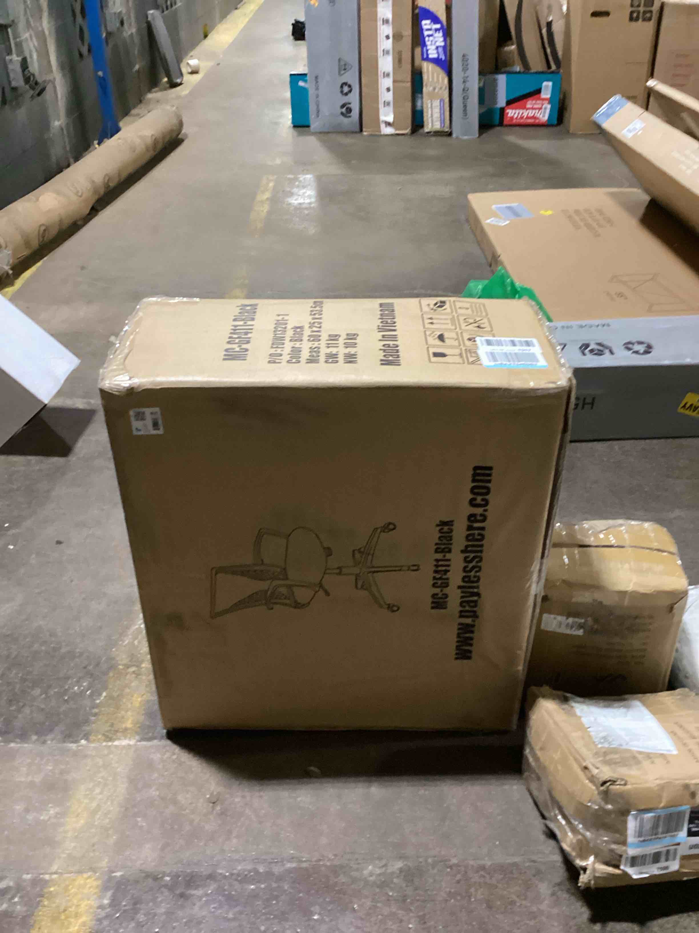 https://s3.amazonaws.com/lotting-images-prod/bidfta/BLU6078199_1710437153567.jpeg
