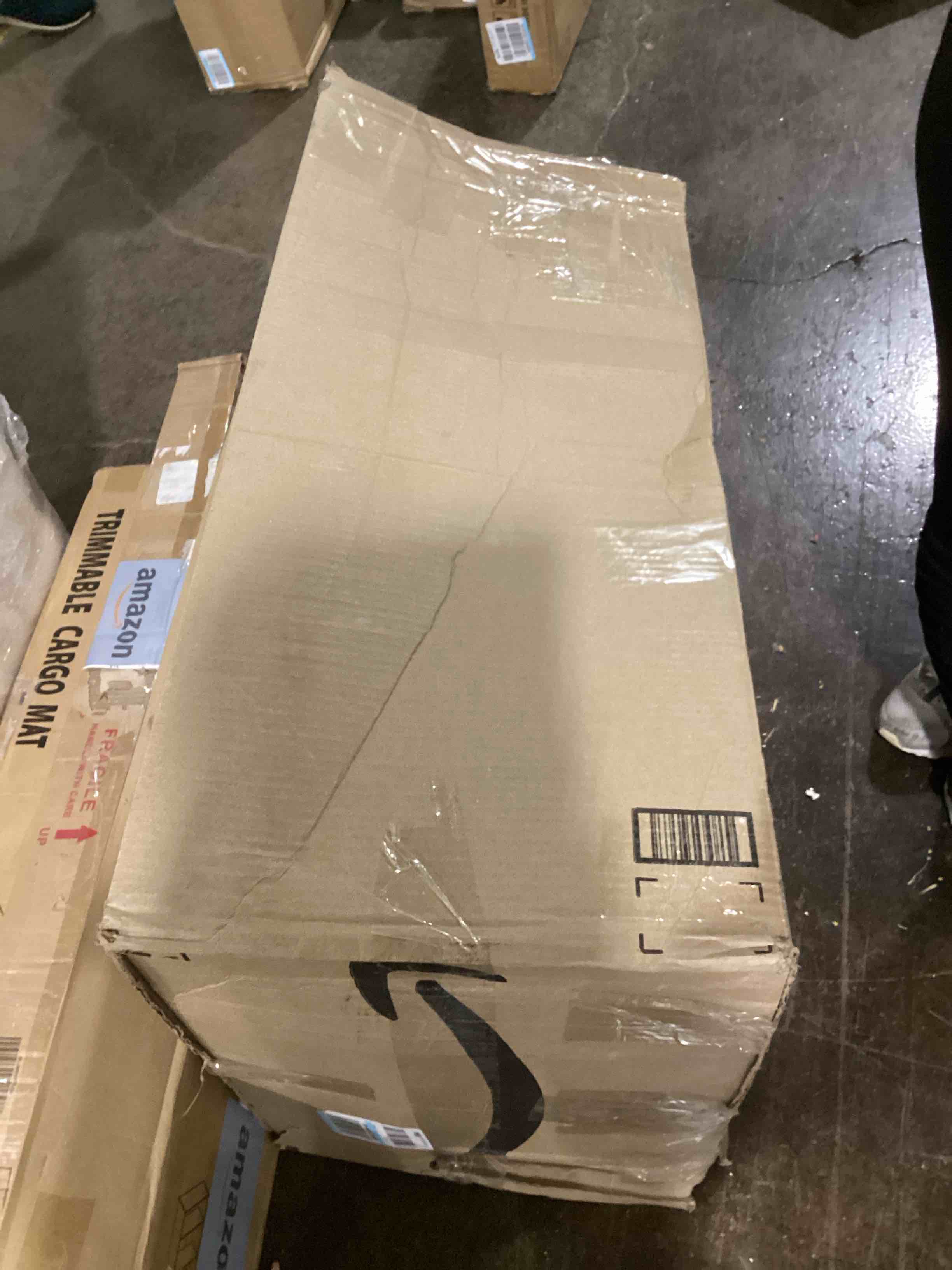 https://s3.amazonaws.com/lotting-images-prod/bidfta/BLU6078204_1710428670429.jpeg