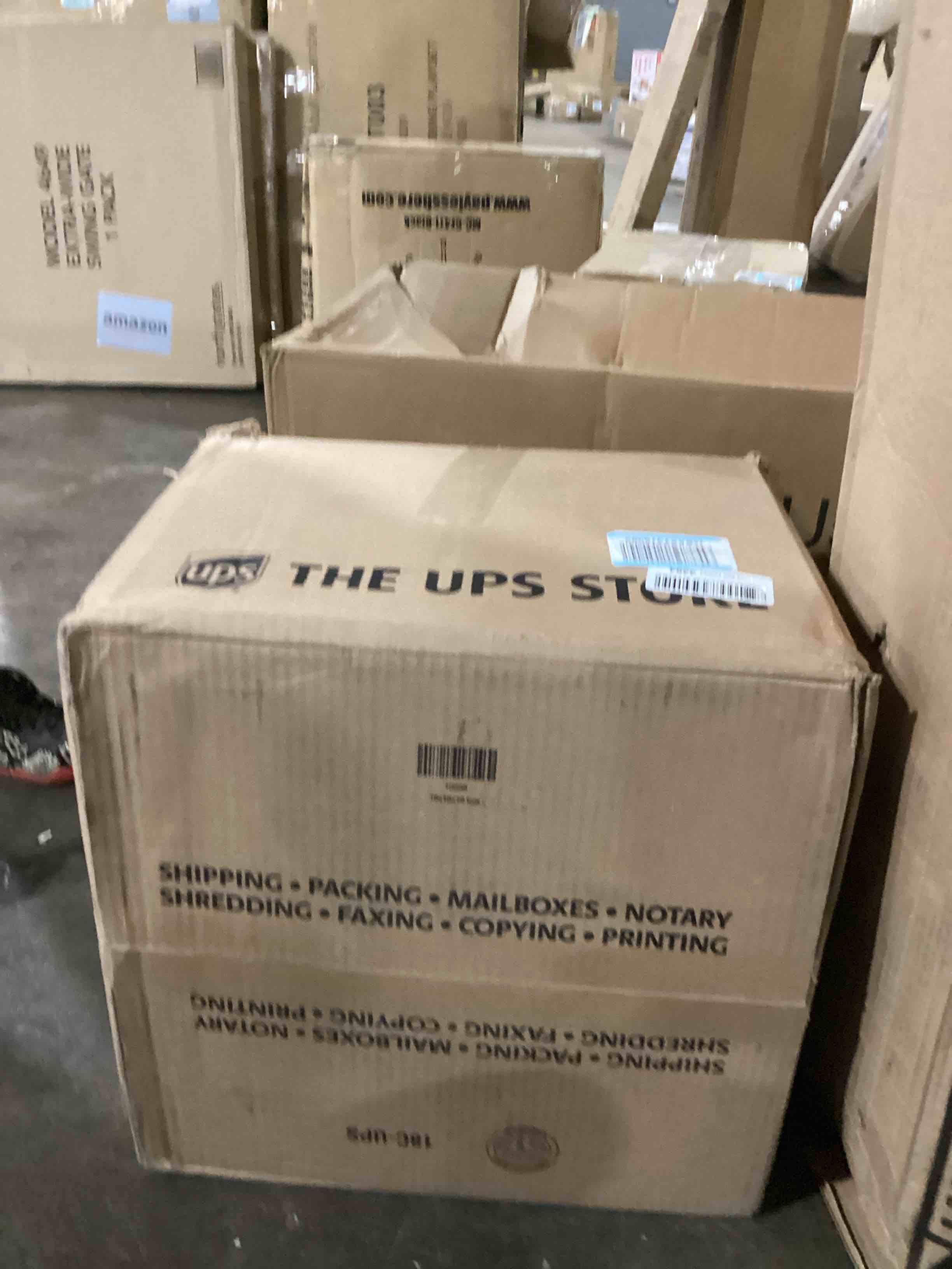 https://s3.amazonaws.com/lotting-images-prod/bidfta/BLU6078242_1710445088439.jpeg