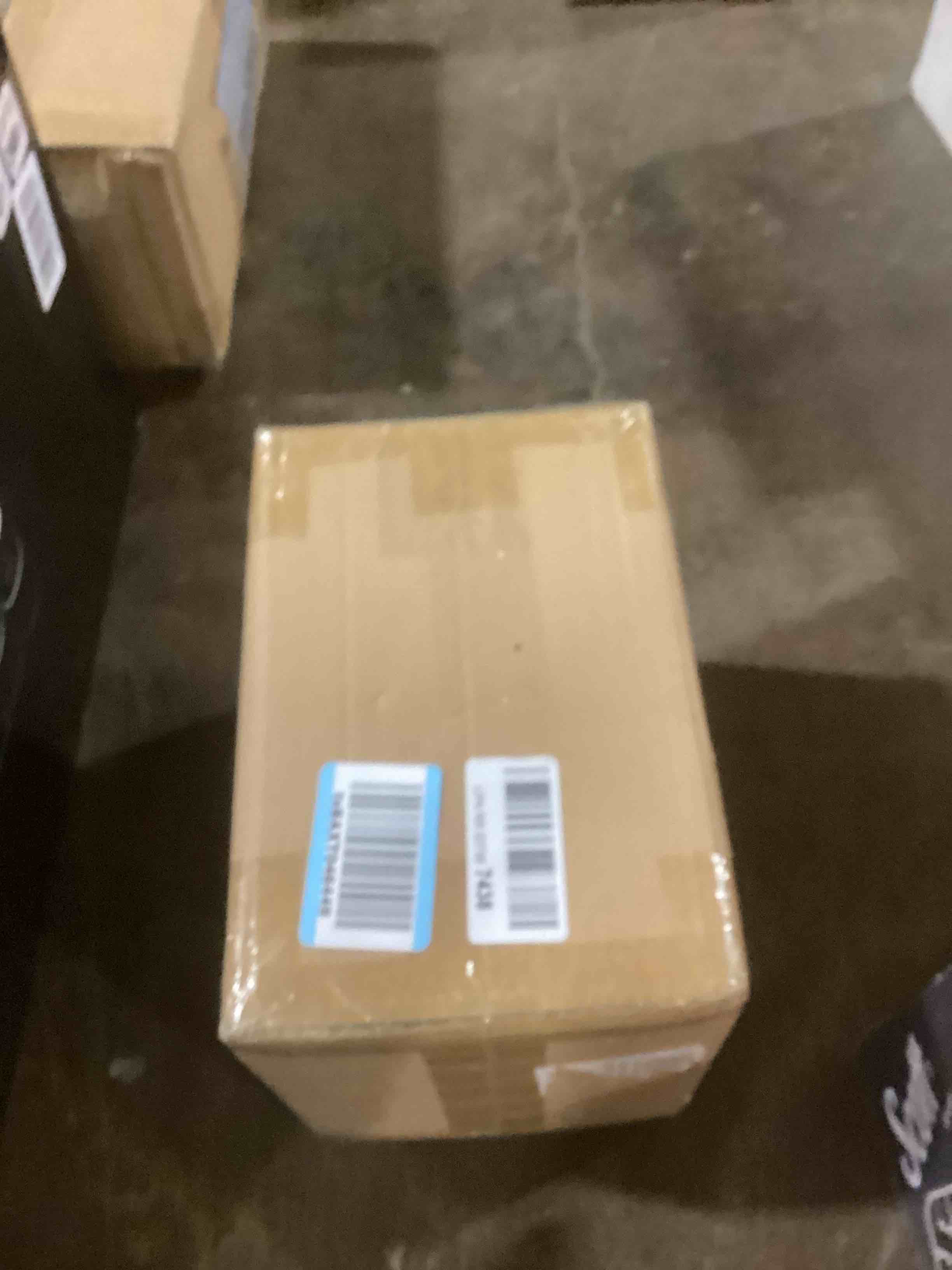 https://s3.amazonaws.com/lotting-images-prod/bidfta/BLU6078667_1710165038819.jpeg