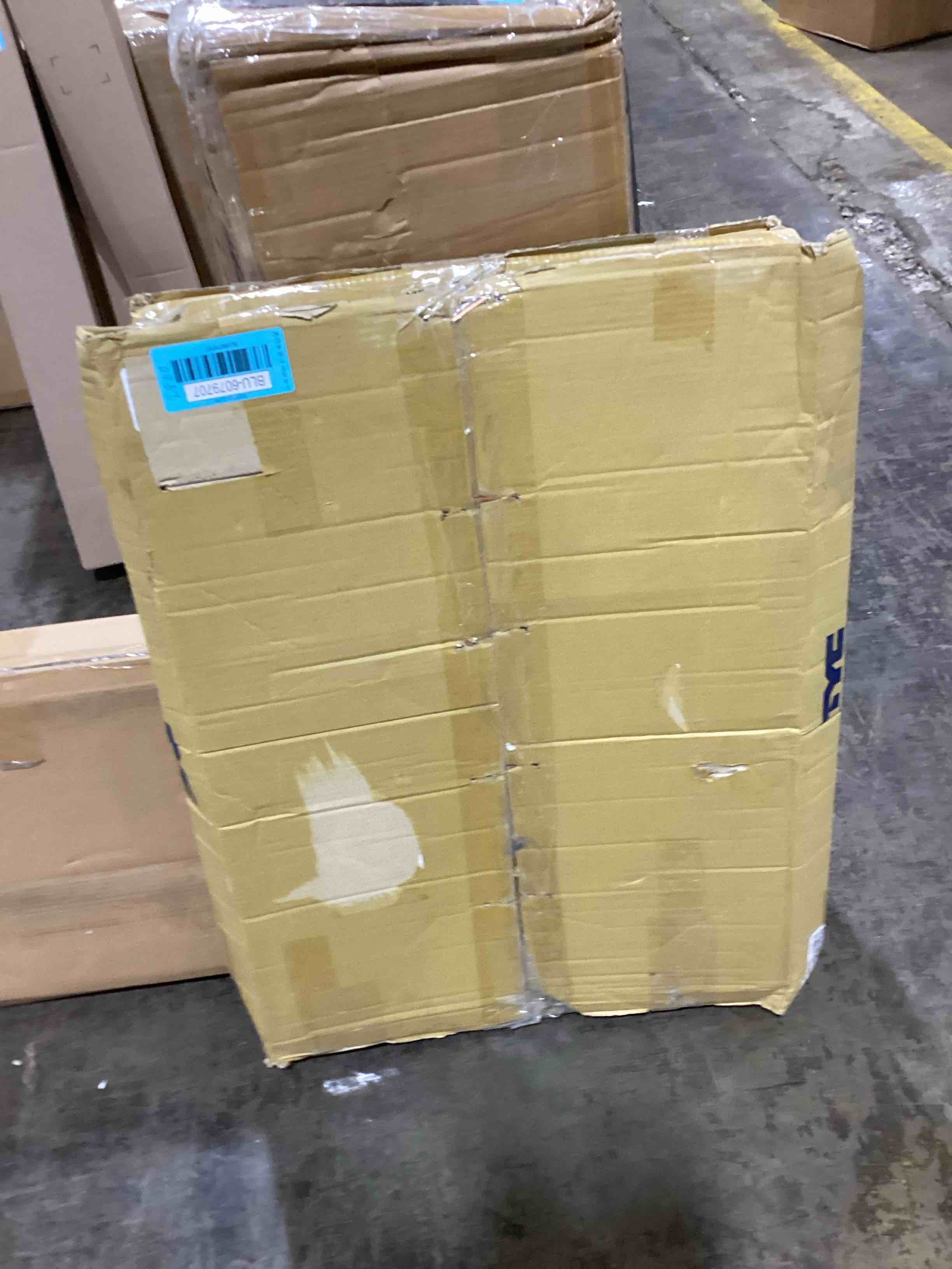 https://s3.amazonaws.com/lotting-images-prod/bidfta/BLU6079707_1713191562589.jpeg