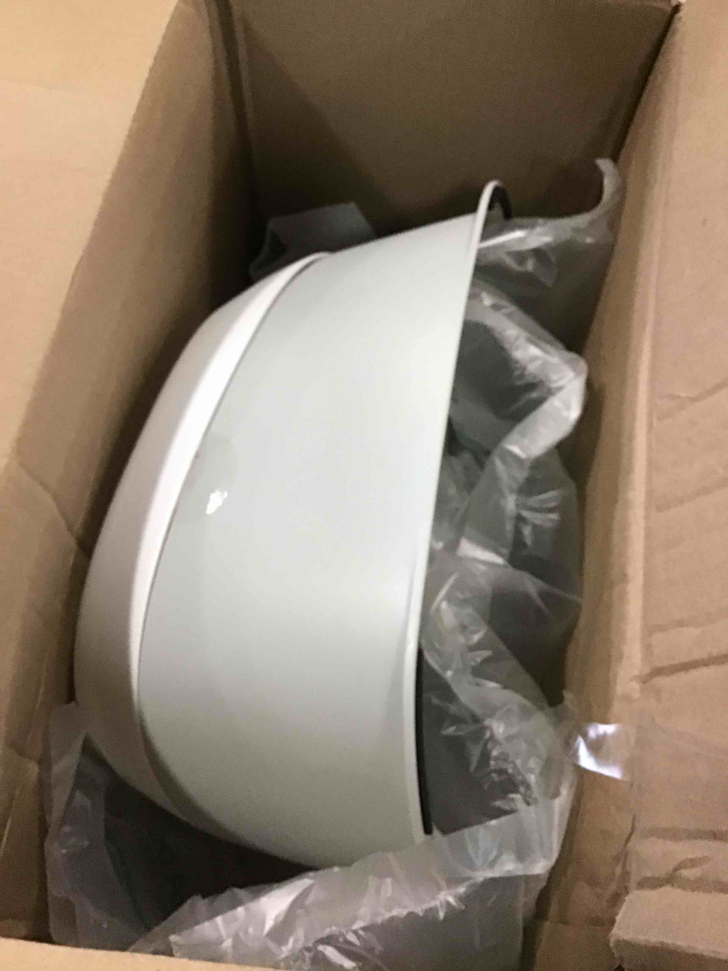 https://s3.amazonaws.com/lotting-images-prod/bidfta/BLU6080047_1707419411105.jpeg