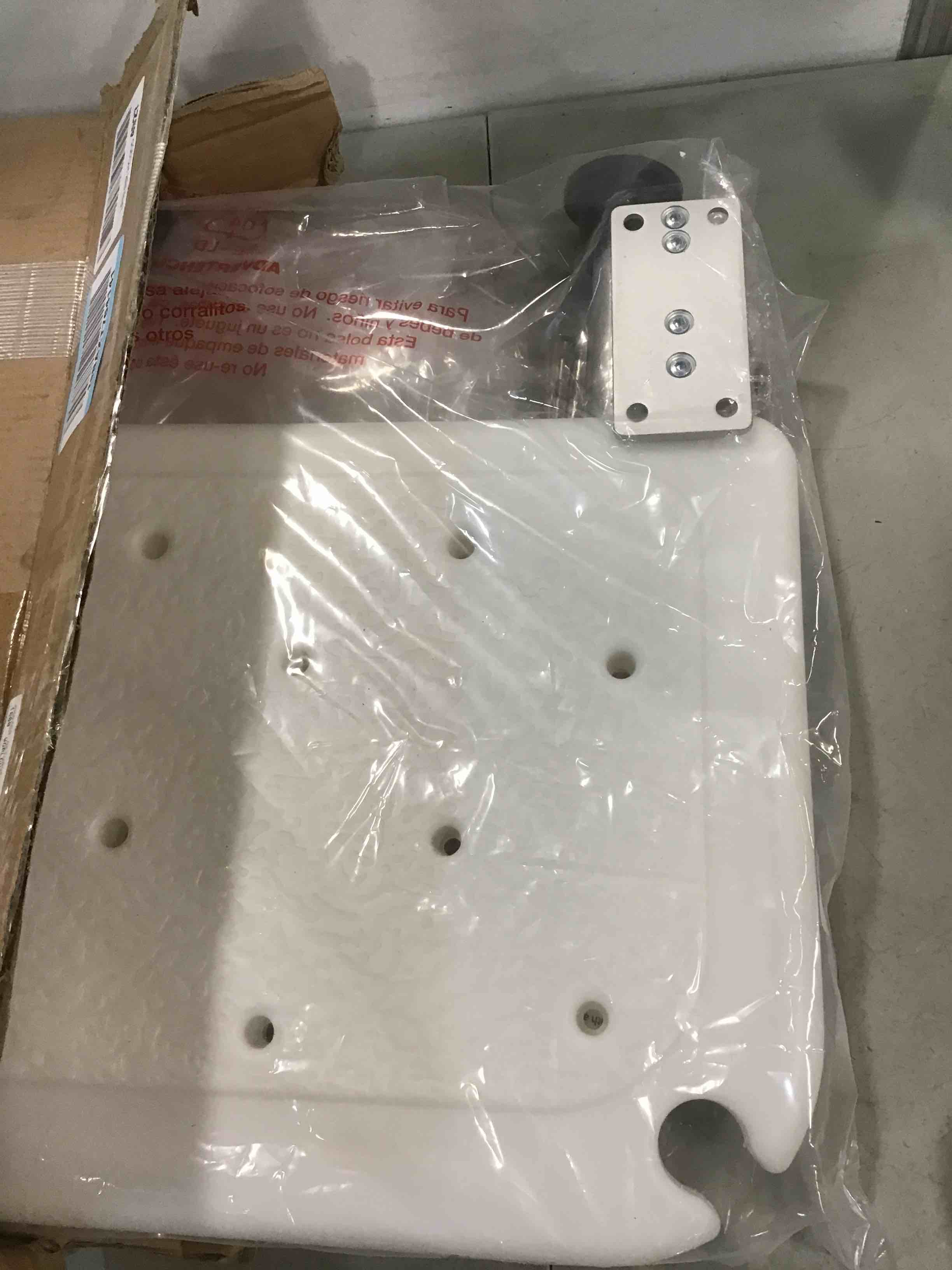 https://s3.amazonaws.com/lotting-images-prod/bidfta/BLU6080515_1707827485081.jpeg