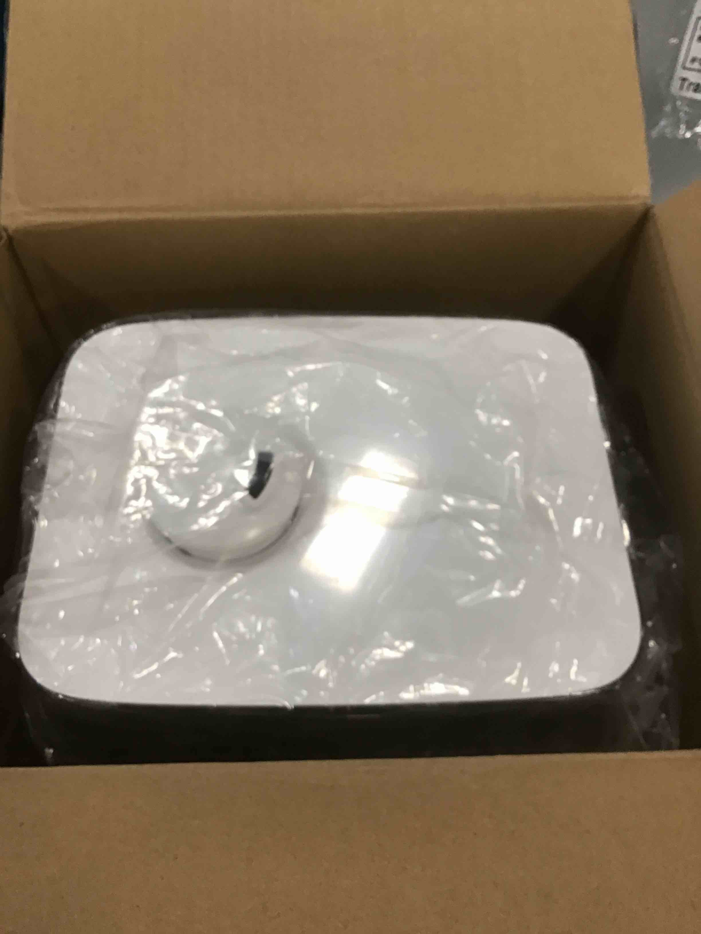 https://s3.amazonaws.com/lotting-images-prod/bidfta/BLU6080587_1707834406768.jpeg
