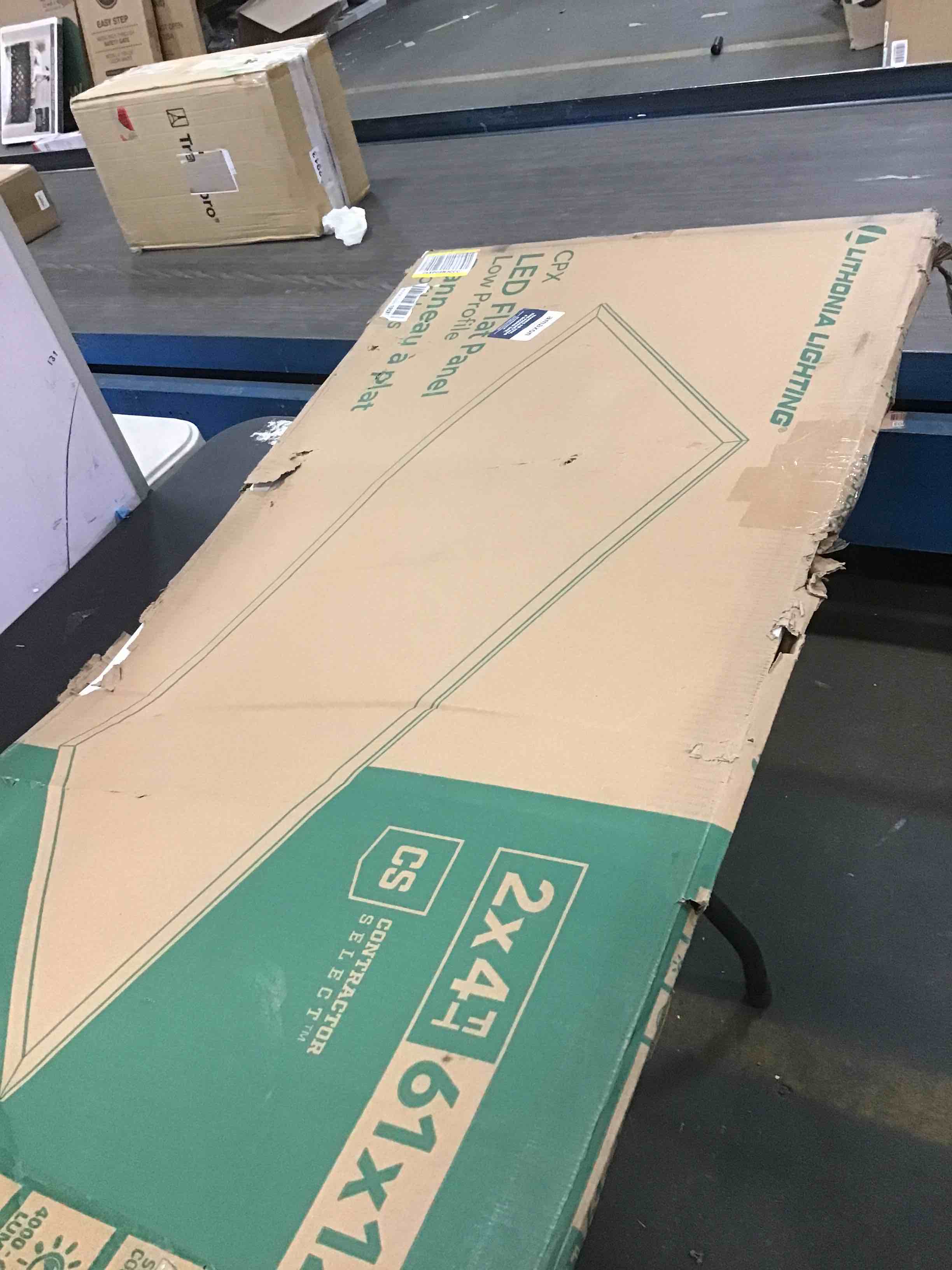 https://s3.amazonaws.com/lotting-images-prod/bidfta/BLU6080863_1707929945262.jpeg