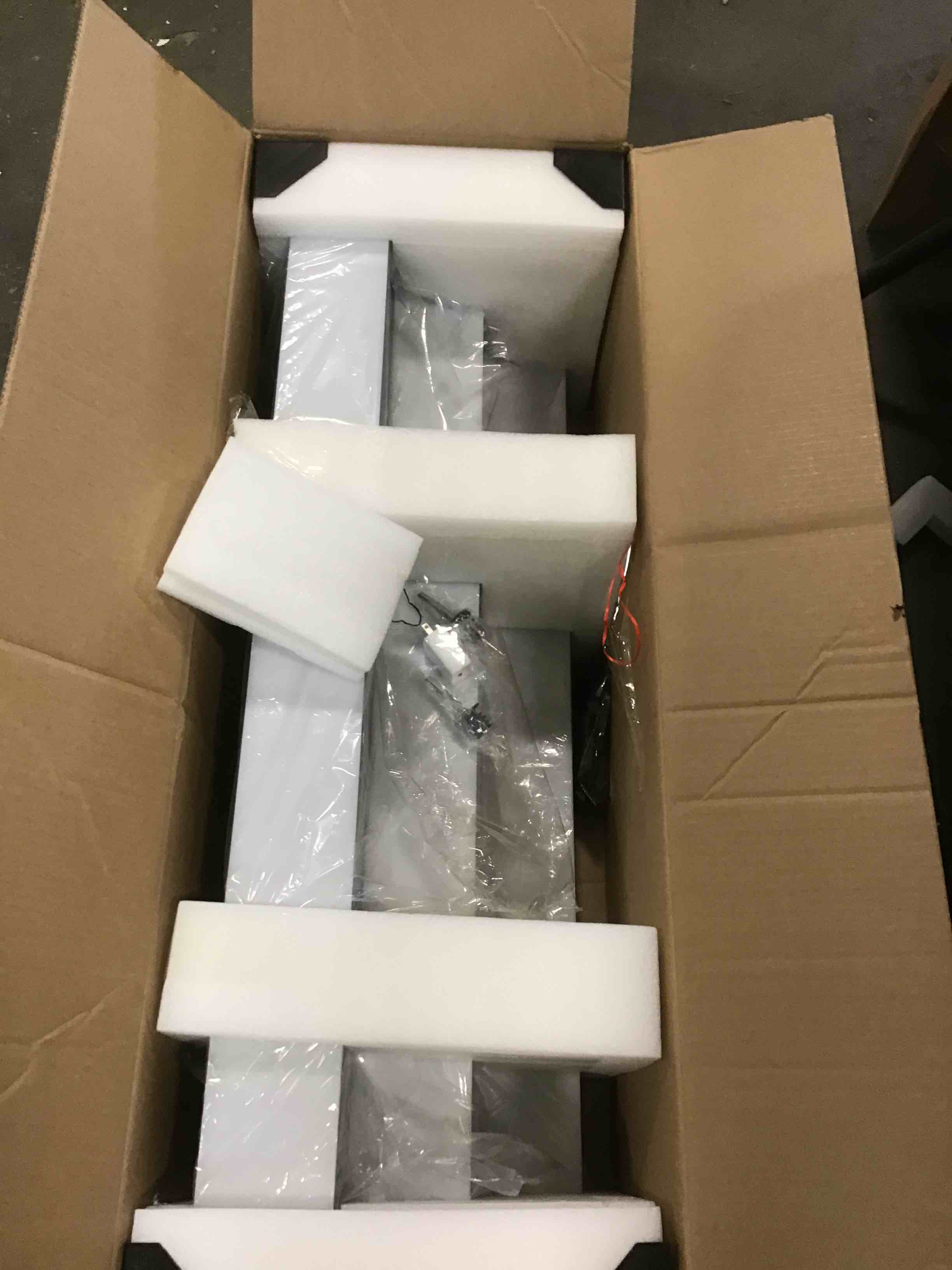 https://s3.amazonaws.com/lotting-images-prod/bidfta/BLU6080934_1707945607907.jpeg