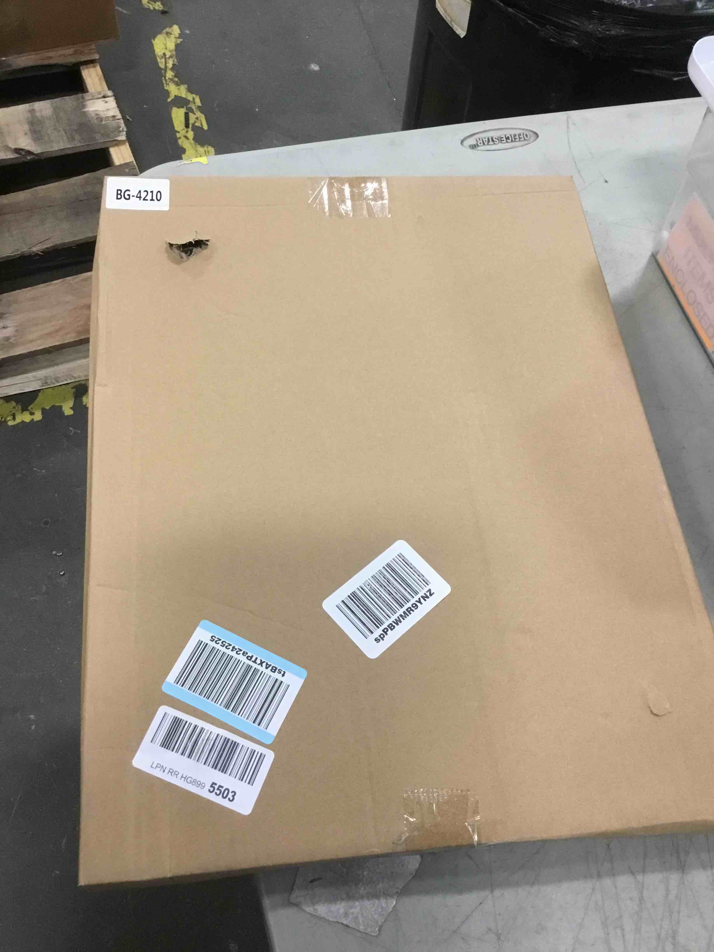 https://s3.amazonaws.com/lotting-images-prod/bidfta/BLU6081187_1708085335587.jpeg