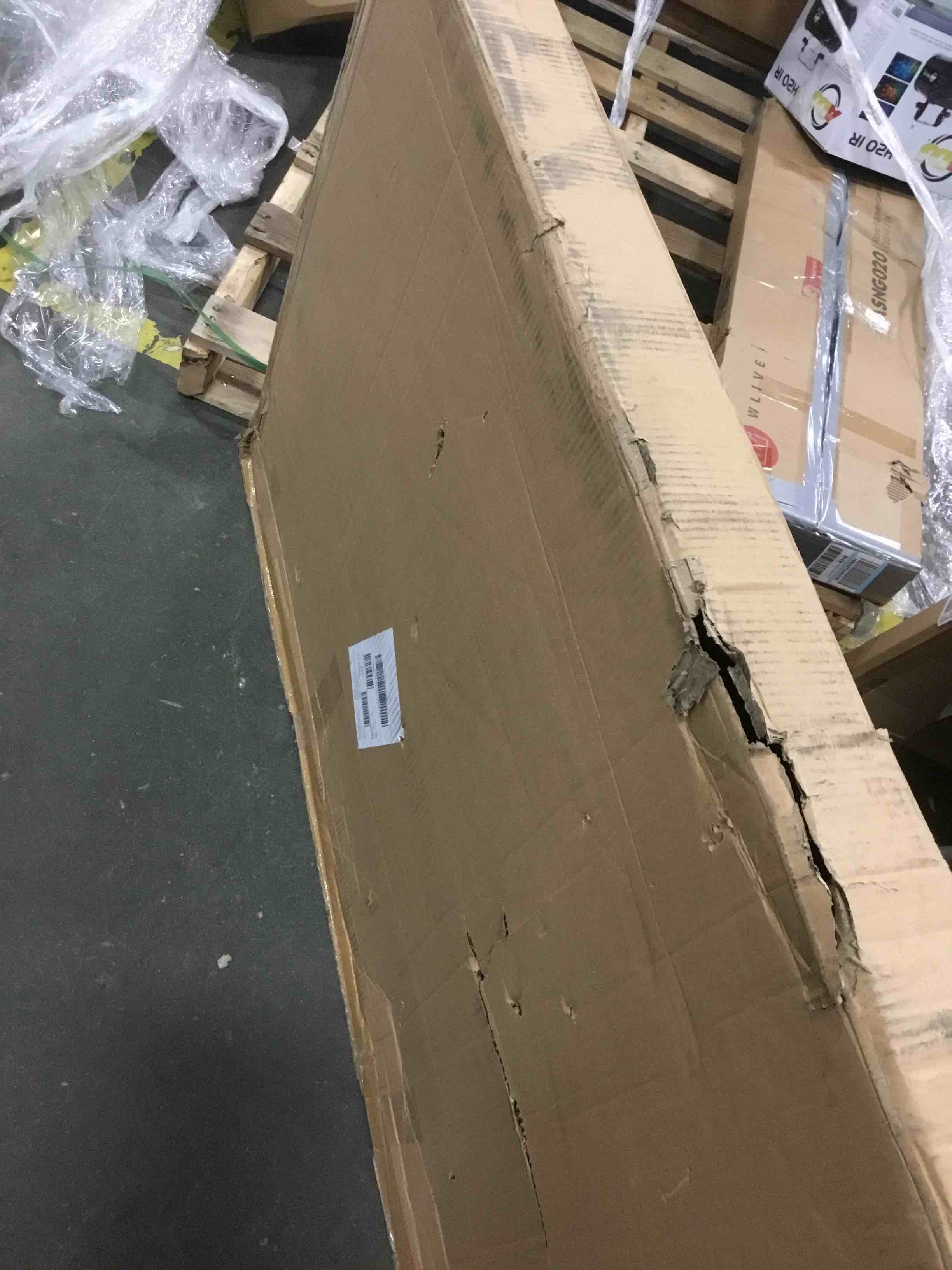 https://s3.amazonaws.com/lotting-images-prod/bidfta/BLU6081376_1708111492936.jpeg