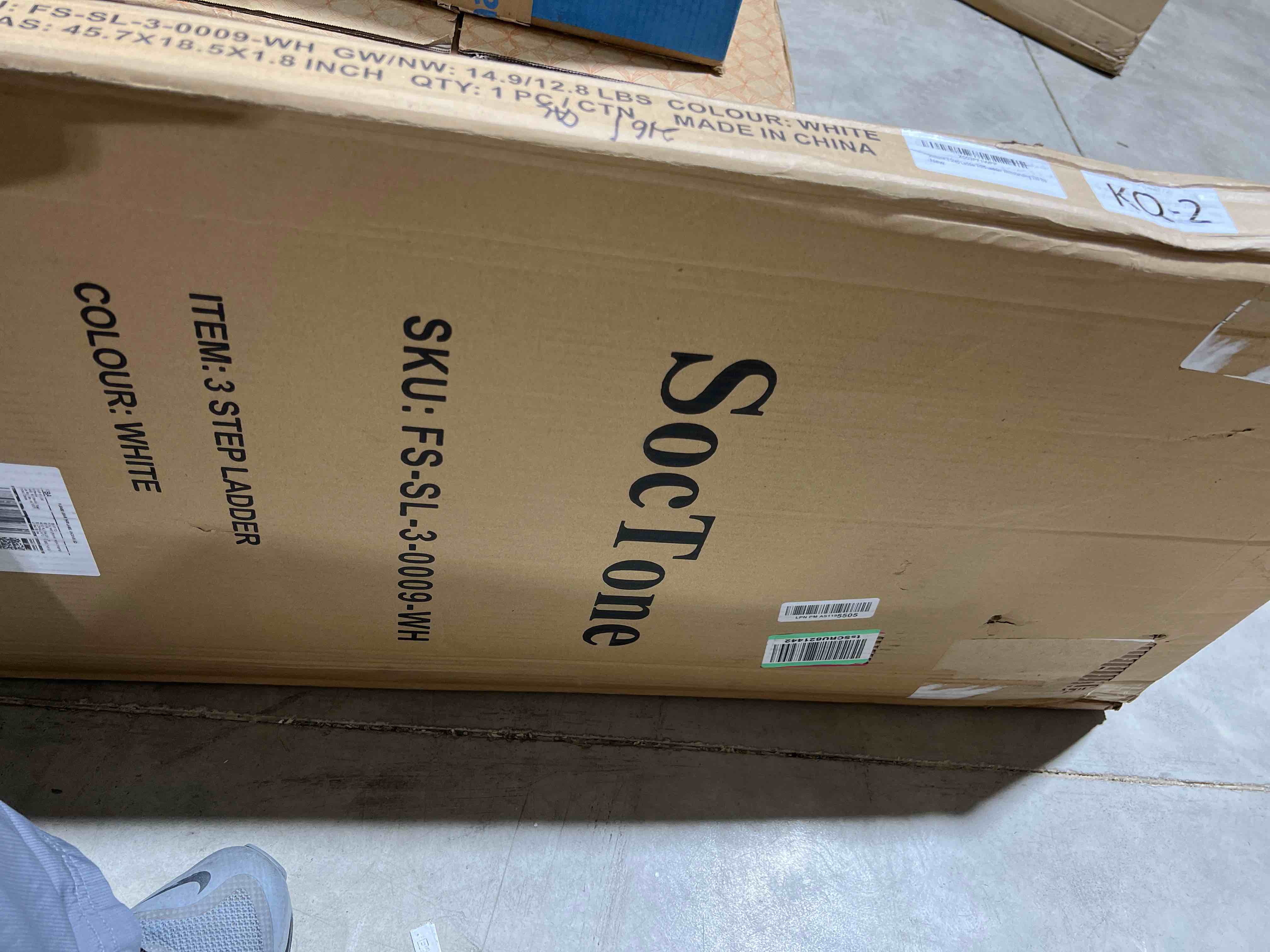 https://s3.amazonaws.com/lotting-images-prod/bidfta/BLU6081595_1707965188791.jpeg