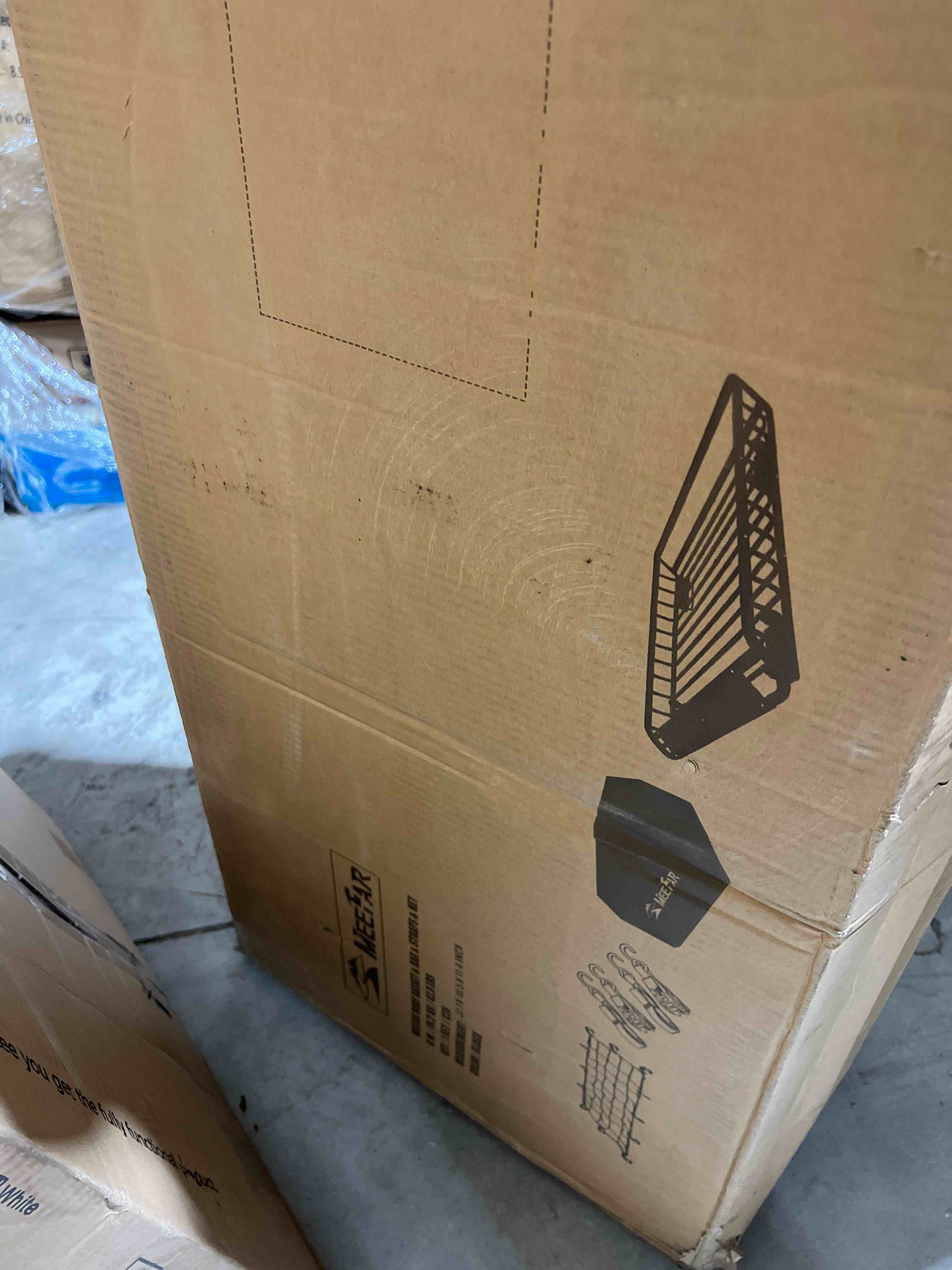 https://s3.amazonaws.com/lotting-images-prod/bidfta/BLU6081623_1708220210573.jpeg