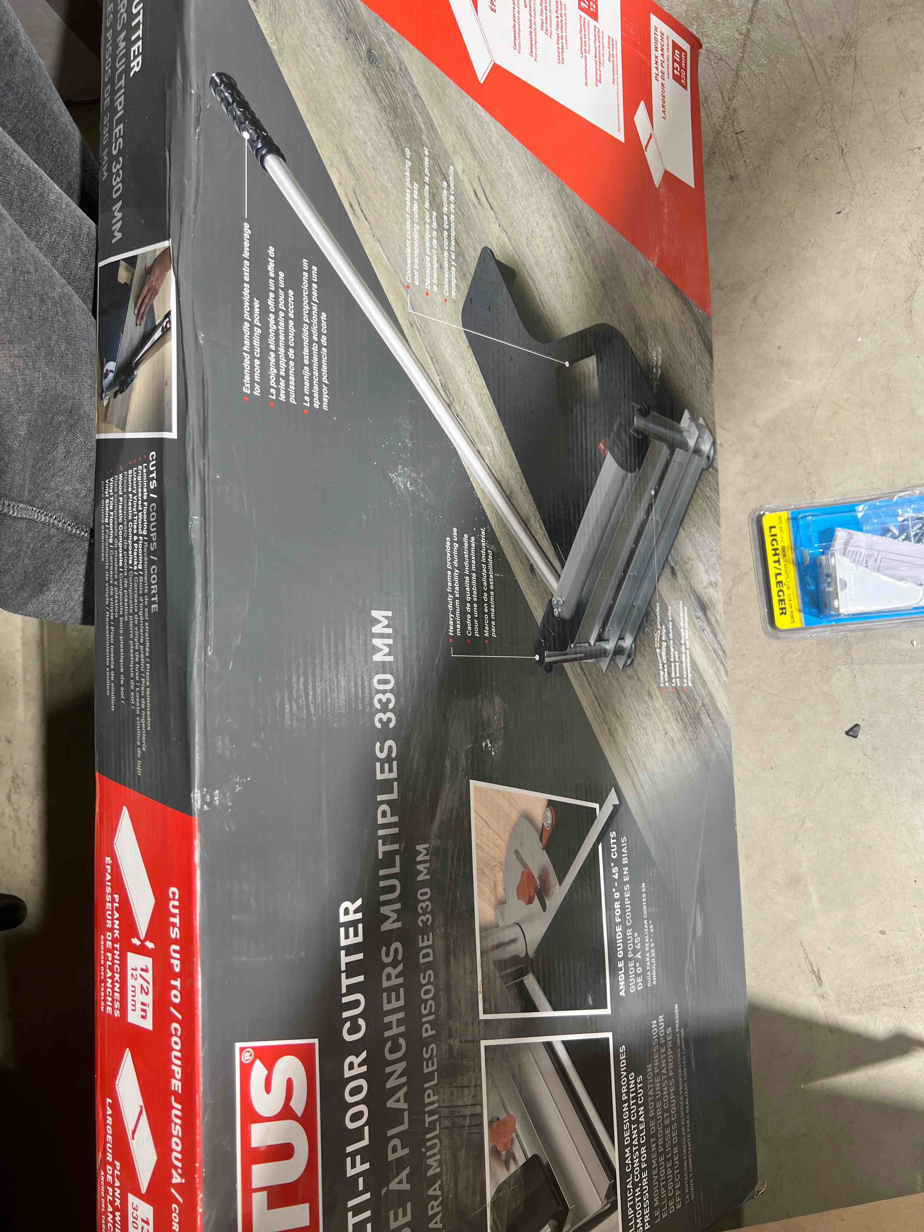 https://s3.amazonaws.com/lotting-images-prod/bidfta/BLU6081809_1709079087768.jpeg