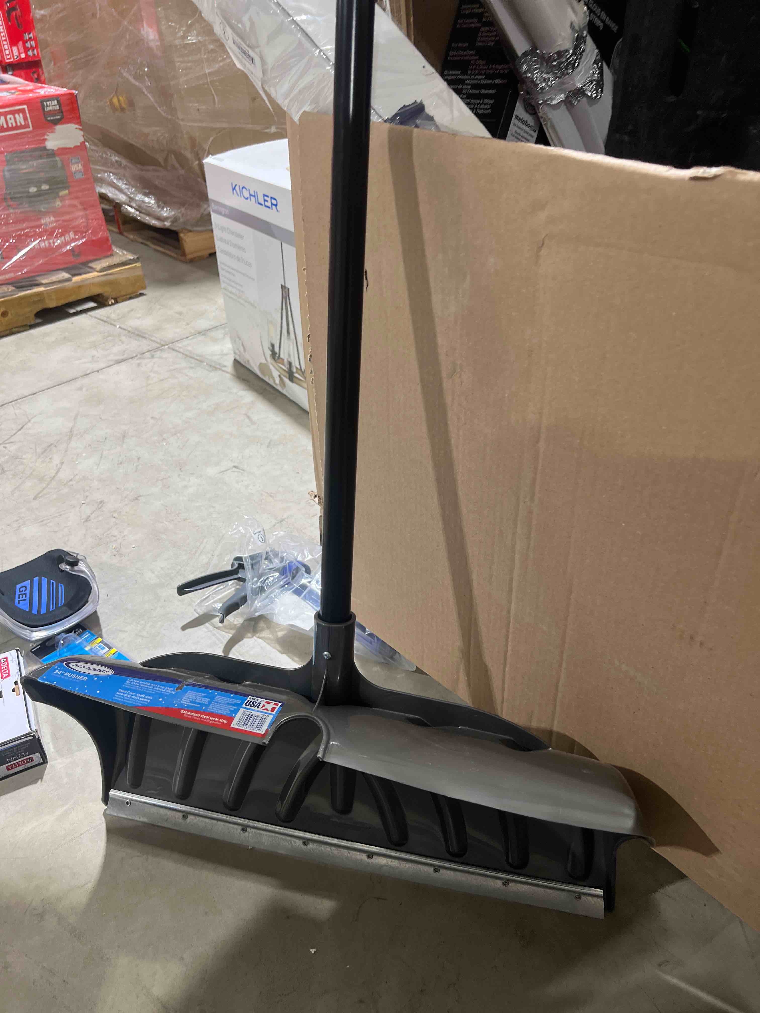 https://s3.amazonaws.com/lotting-images-prod/bidfta/BLU6081811_1709080282408.jpeg