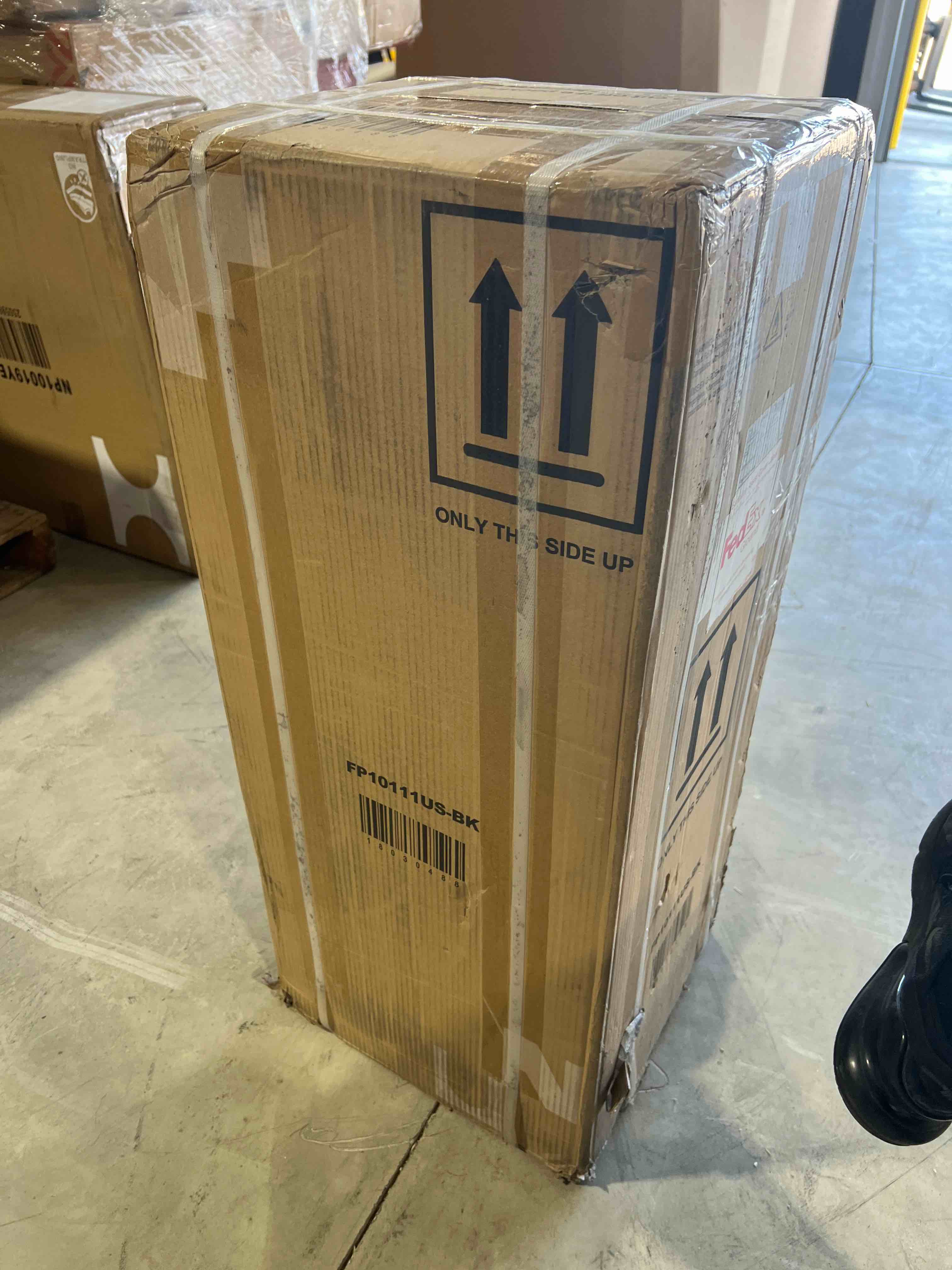 https://s3.amazonaws.com/lotting-images-prod/bidfta/BLU6082195_1712519559389.jpeg