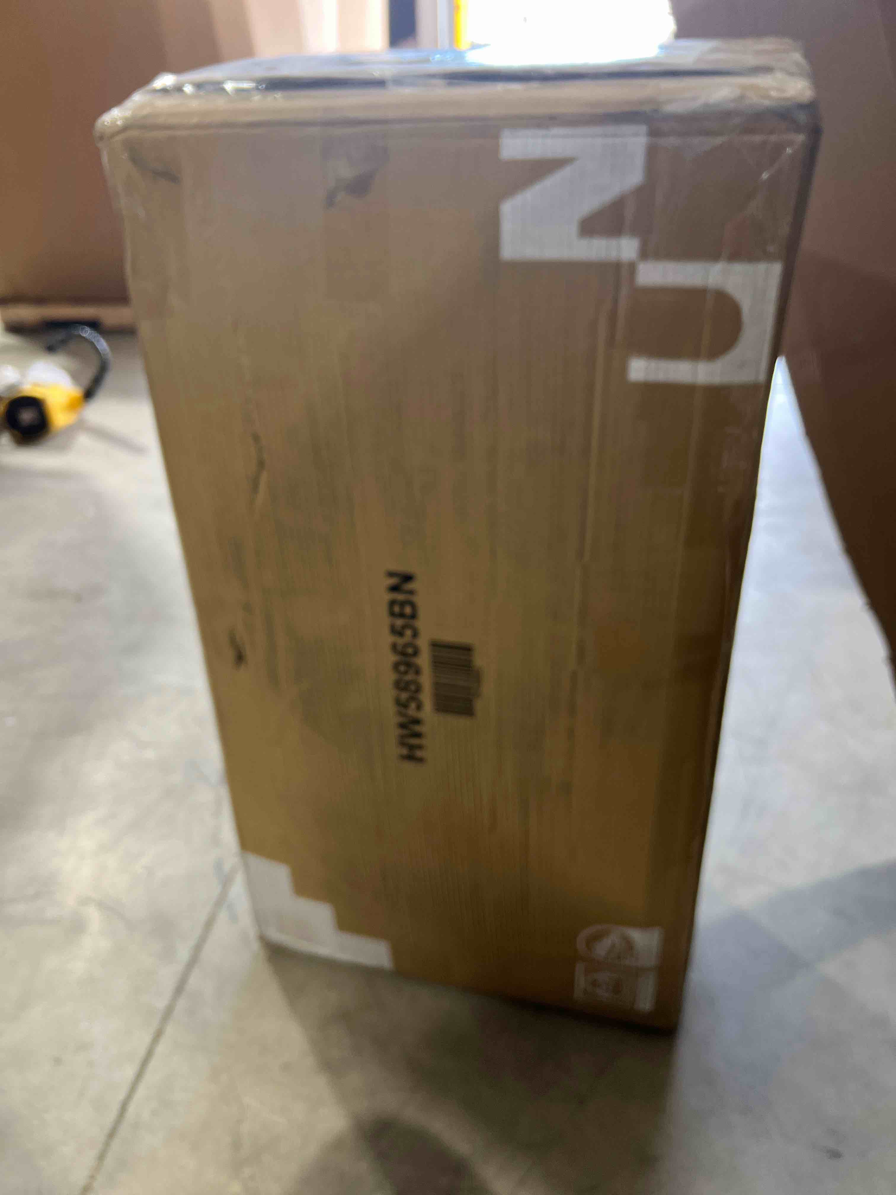 https://s3.amazonaws.com/lotting-images-prod/bidfta/BLU6082200_1712521204491.jpeg